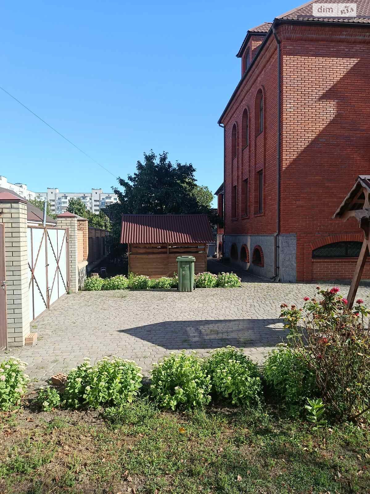 триповерховий будинок, 585 кв. м, цегла. Продаж в Черкасах, район Центр фото 1