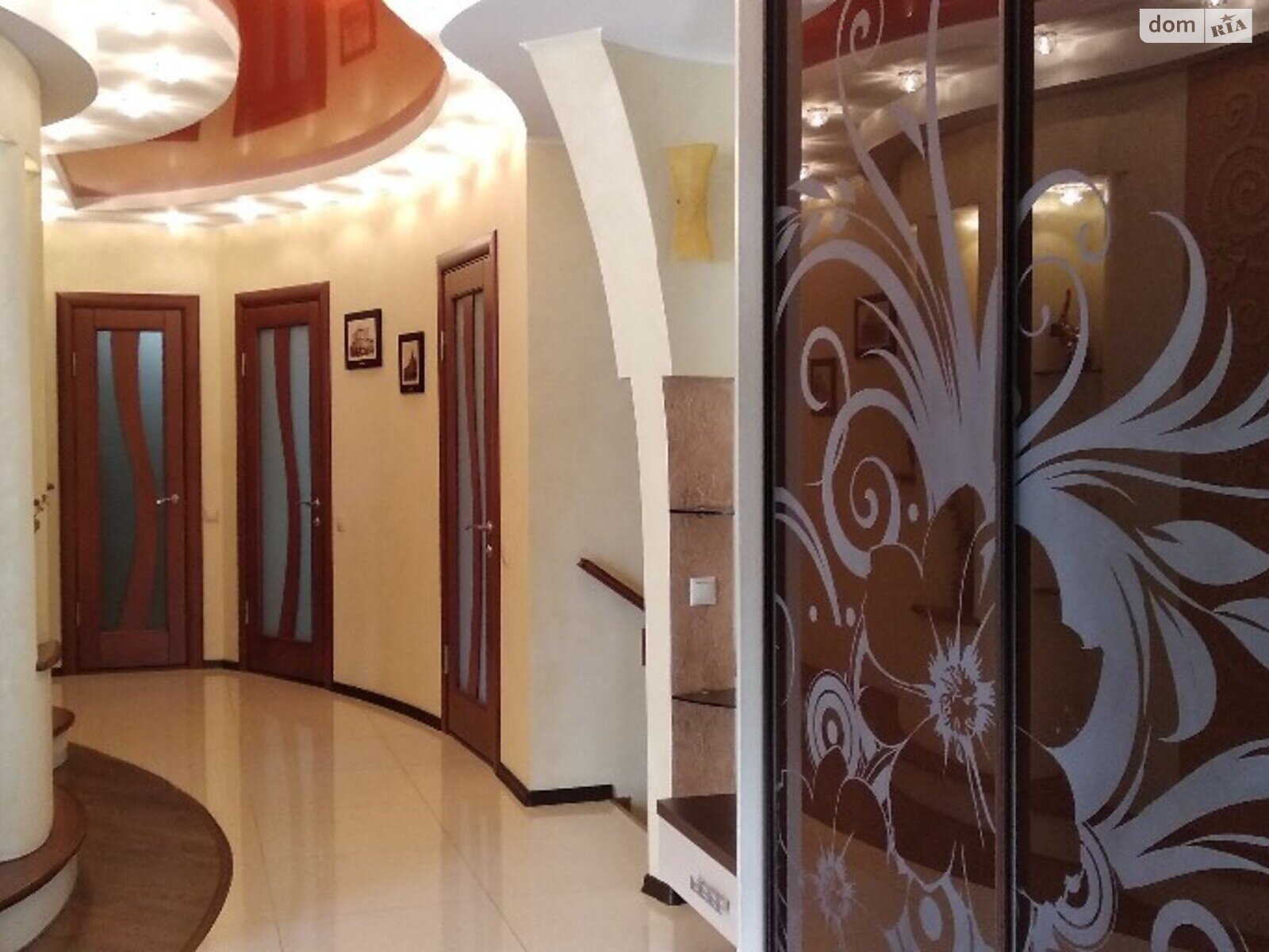 двухэтажный дом, 312 кв. м, кирпич. Продажа в Червоной Слободе фото 1