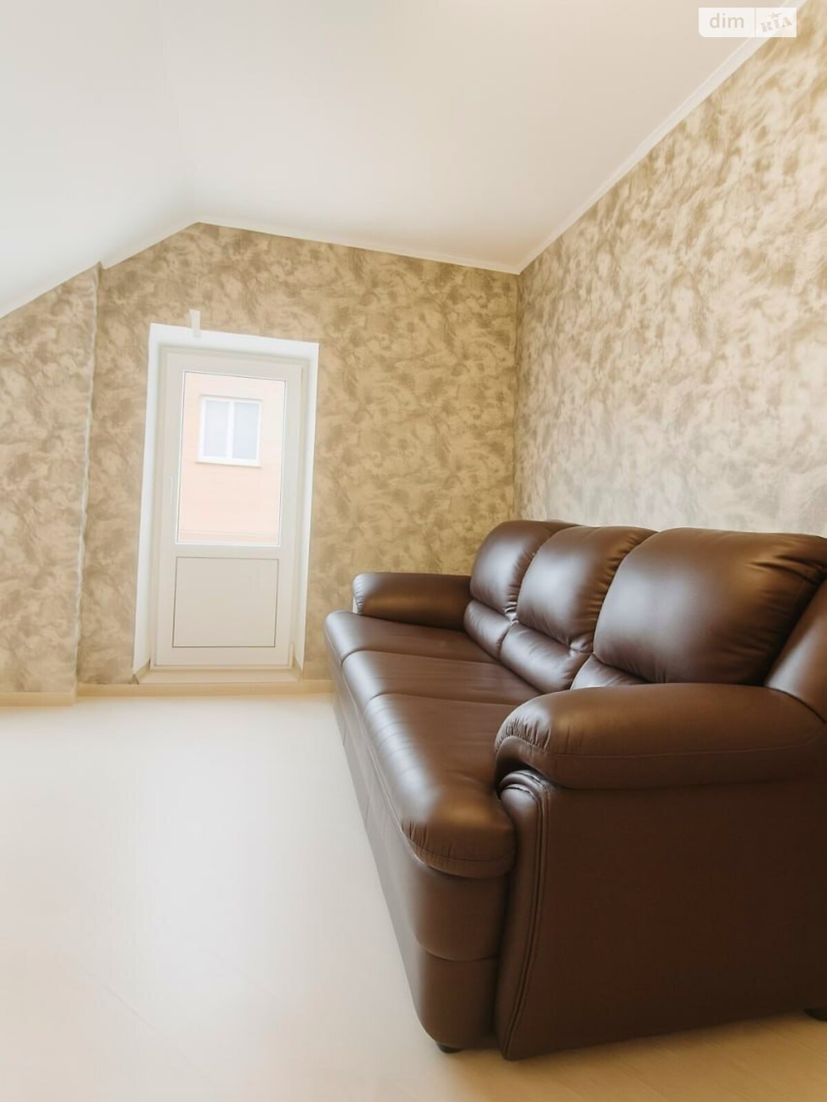 двухэтажный дом с гаражом, 154.8 кв. м, кирпич. Продажа в Чернигове район Бобровица фото 1 двухэтажный дом с гаражом, 154.8 кв. м, кирпич. Продажа в Чернигове район Бобровица фото 1