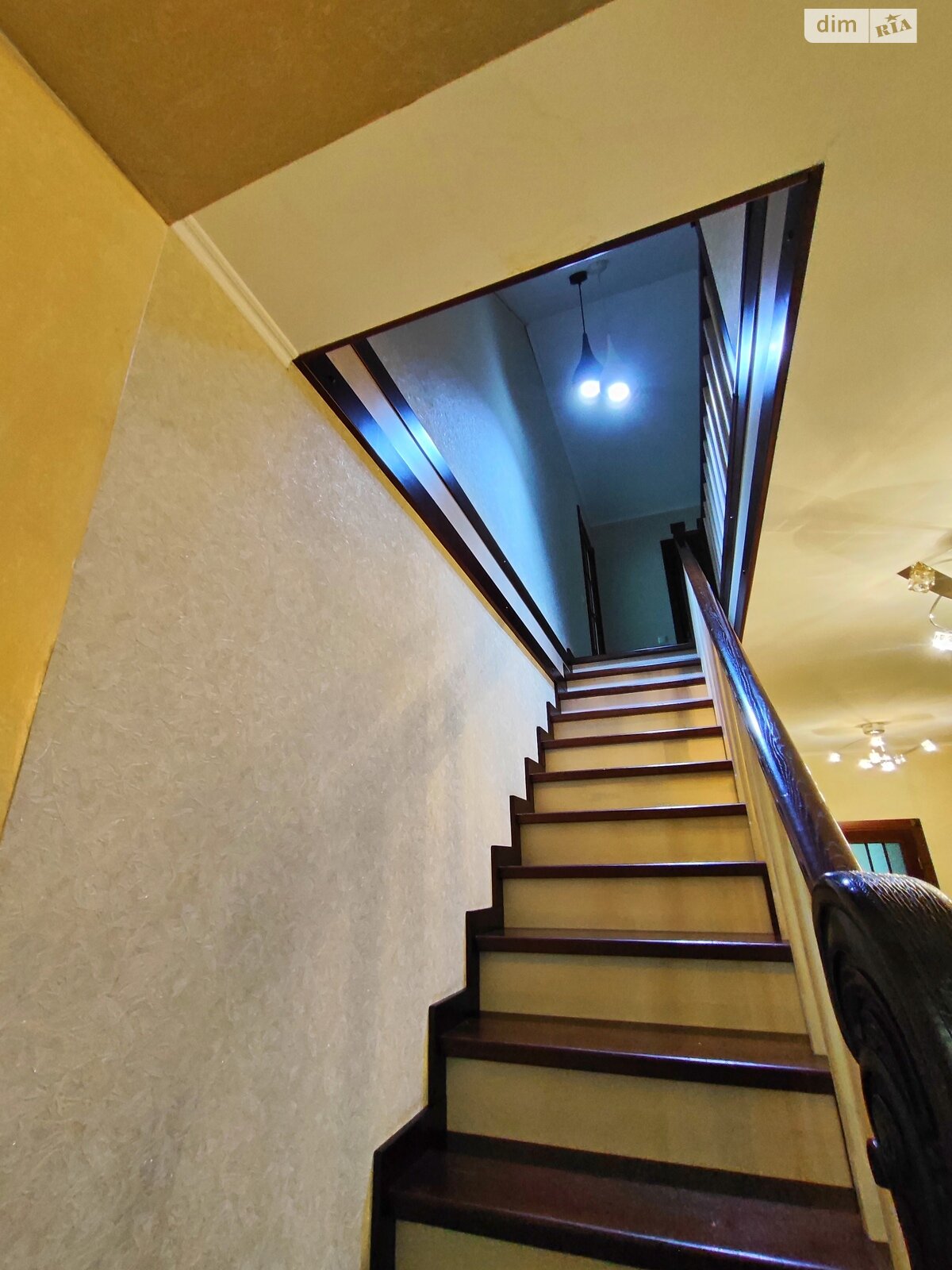 двухэтажный дом с гаражом, 154.8 кв. м, кирпич. Продажа в Чернигове район Бобровица фото 1 двухэтажный дом с гаражом, 154.8 кв. м, кирпич. Продажа в Чернигове район Бобровица фото 1