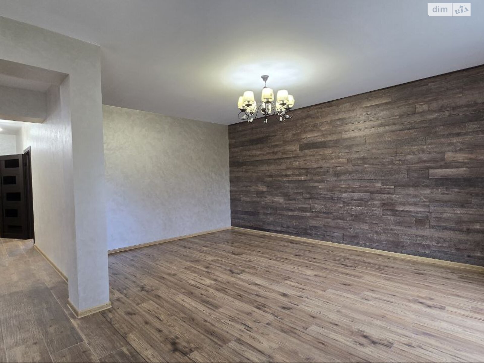 двухэтажный дом с ремонтом, 173.9 кв. м, кирпич. Продажа в Чернигове район Деснянский фото 1 двухэтажный дом с ремонтом, 173.9 кв. м, кирпич. Продажа в Чернигове район Деснянский фото 1