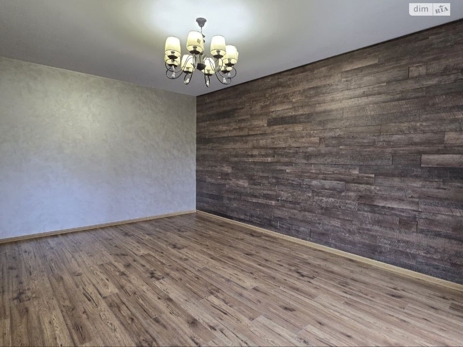 двухэтажный дом с ремонтом, 173.9 кв. м, кирпич. Продажа в Чернигове район Деснянский фото 1 двухэтажный дом с ремонтом, 173.9 кв. м, кирпич. Продажа в Чернигове район Деснянский фото 1