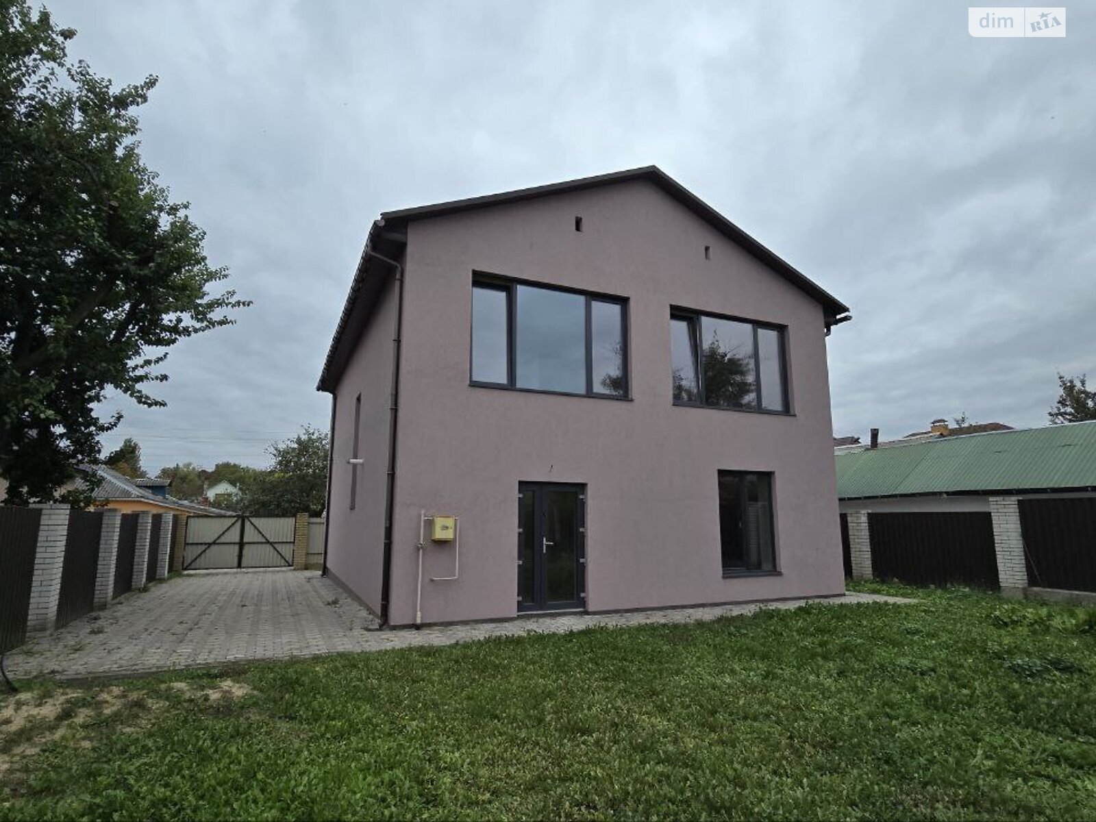 двухэтажный дом с ремонтом, 173.9 кв. м, кирпич. Продажа в Чернигове район Деснянский фото 1 двухэтажный дом с ремонтом, 173.9 кв. м, кирпич. Продажа в Чернигове район Деснянский фото 1