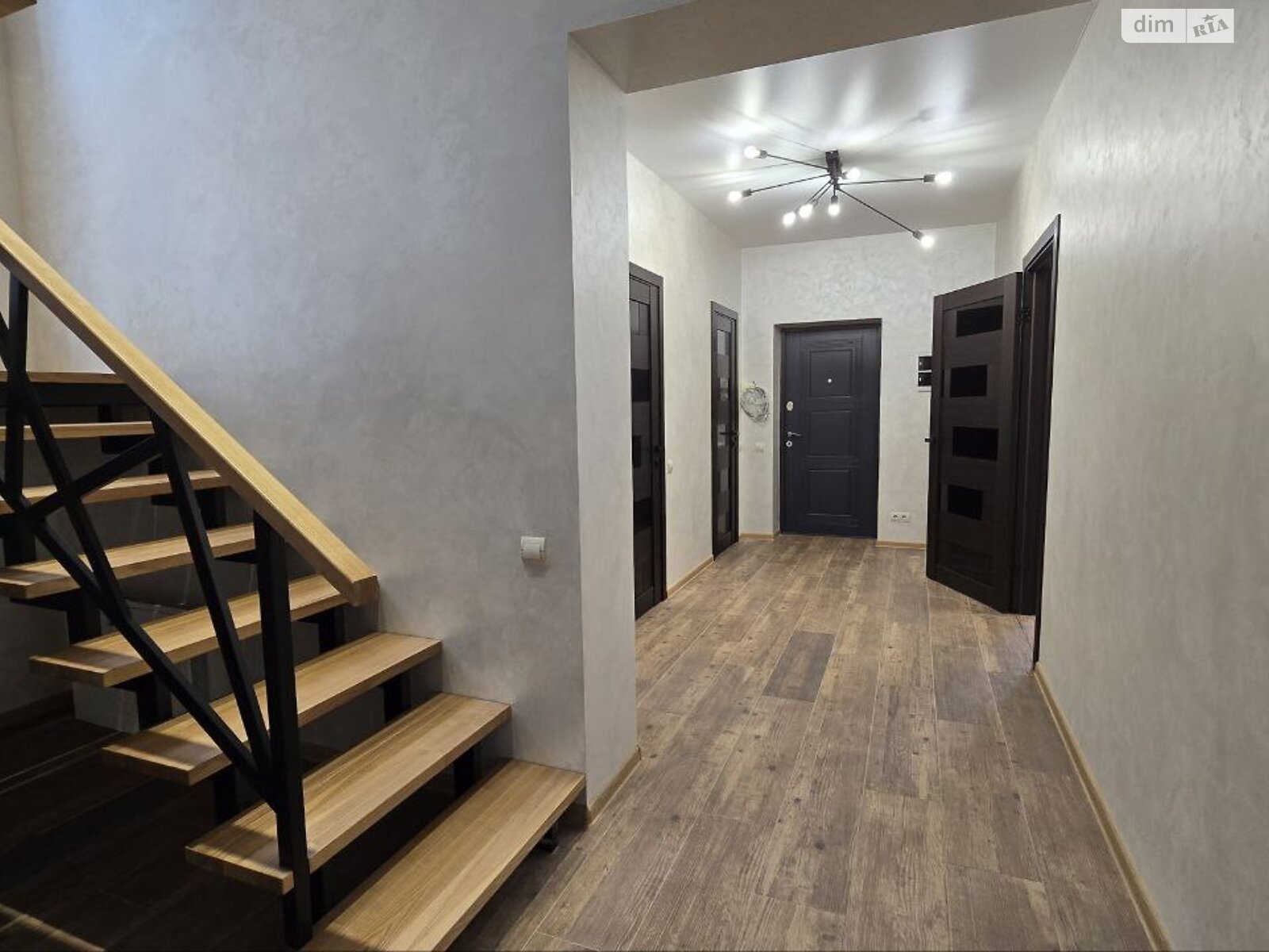 двухэтажный дом с ремонтом, 173.9 кв. м, кирпич. Продажа в Чернигове район Деснянский фото 1 двухэтажный дом с ремонтом, 173.9 кв. м, кирпич. Продажа в Чернигове район Деснянский фото 1