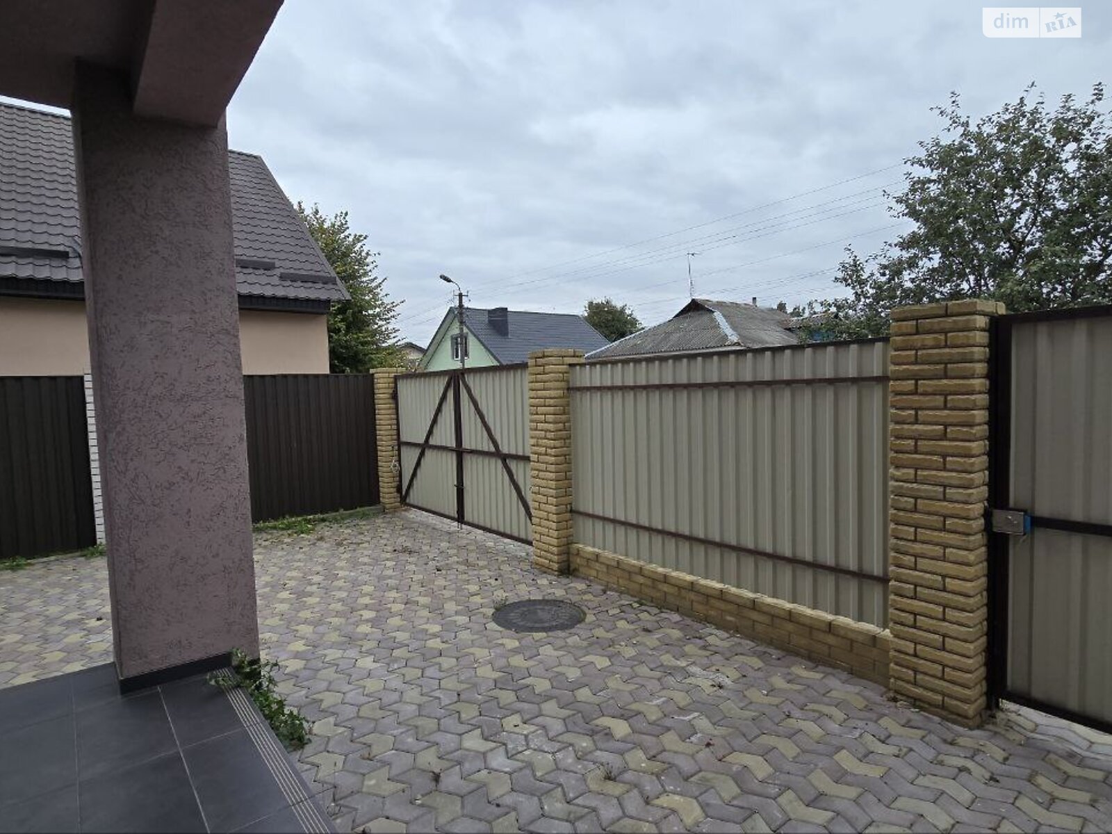 двухэтажный дом с ремонтом, 173.9 кв. м, кирпич. Продажа в Чернигове район Деснянский фото 1 двухэтажный дом с ремонтом, 173.9 кв. м, кирпич. Продажа в Чернигове район Деснянский фото 1