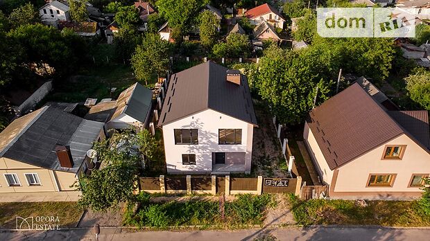 двухэтажный дом с отоплением, 174 кв. м, кирпич. Продажа в Чернигове район Рокоссовского фото 1 двухэтажный дом с отоплением, 174 кв. м, кирпич. Продажа в Чернигове район Рокоссовского фото 1