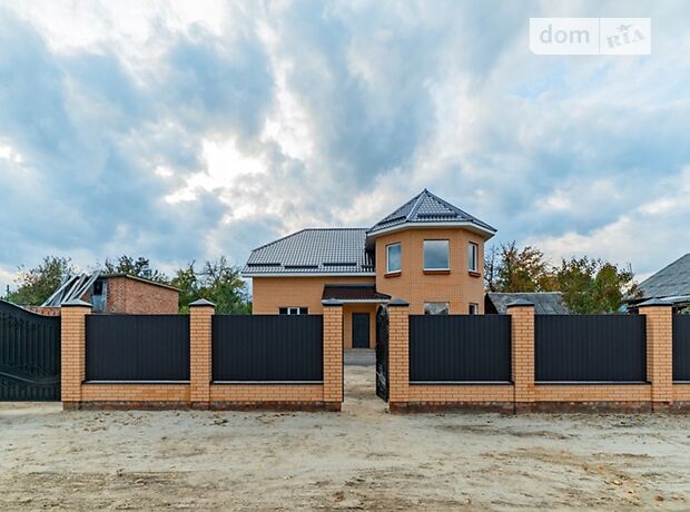 двухэтажный дом, 275 кв. м, кирпич. Продажа в Чернигове район Центр фото 1 двухэтажный дом, 275 кв. м, кирпич. Продажа в Чернигове район Центр фото 1