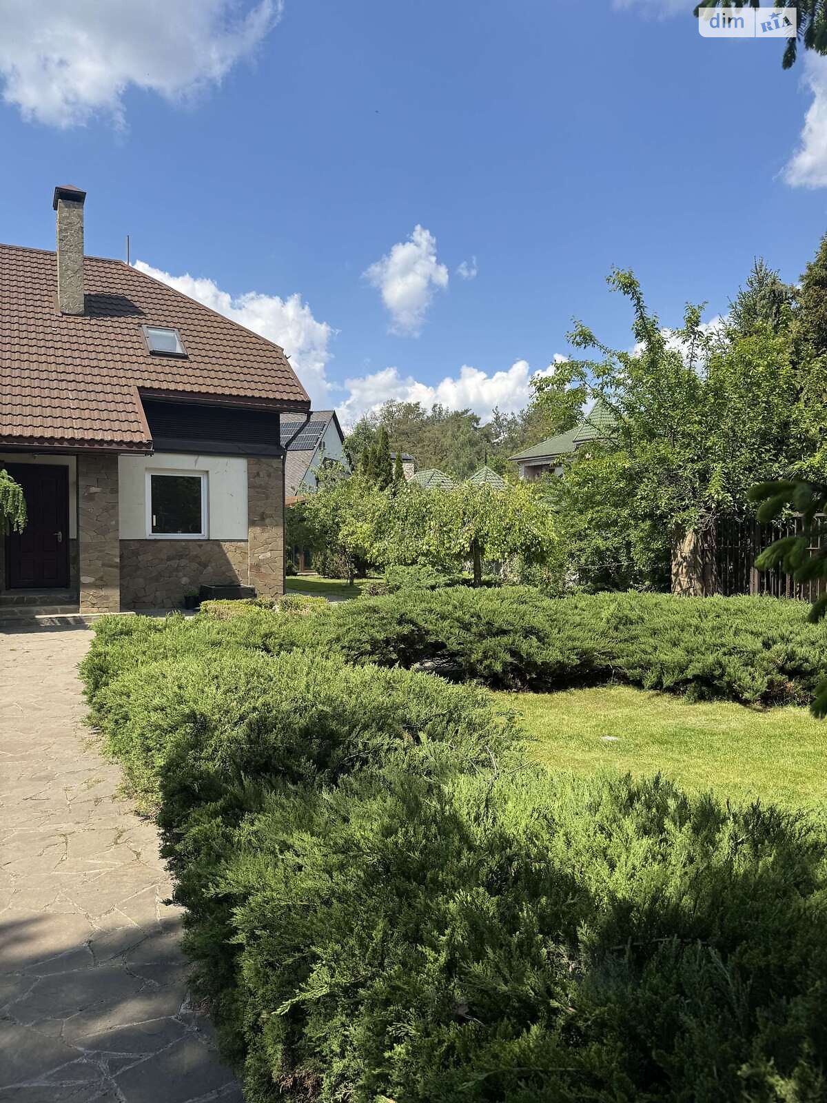 двоповерховий будинок з гаражем, 248.1 кв. м, цегла. Продаж в Чернігові, район Яловщина фото 1 двоповерховий будинок з гаражем, 248.1 кв. м, цегла. Продаж в Чернігові, район Яловщина фото 1
