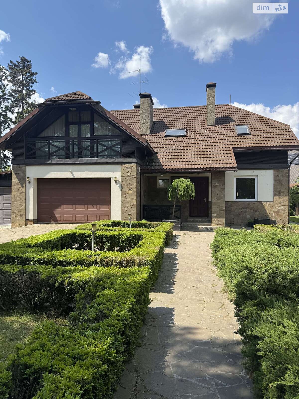двоповерховий будинок з гаражем, 248.1 кв. м, цегла. Продаж в Чернігові, район Яловщина фото 1 двоповерховий будинок з гаражем, 248.1 кв. м, цегла. Продаж в Чернігові, район Яловщина фото 1