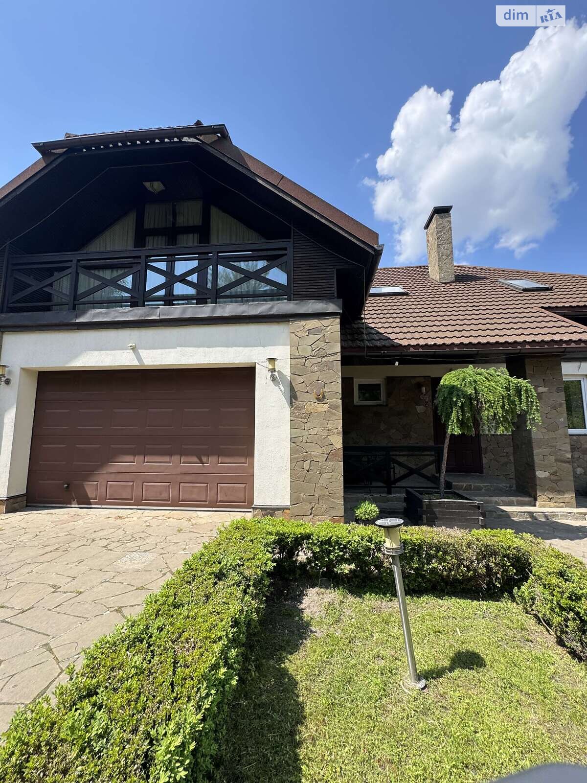 двоповерховий будинок з гаражем, 248.1 кв. м, цегла. Продаж в Чернігові, район Яловщина фото 1 двоповерховий будинок з гаражем, 248.1 кв. м, цегла. Продаж в Чернігові, район Яловщина фото 1