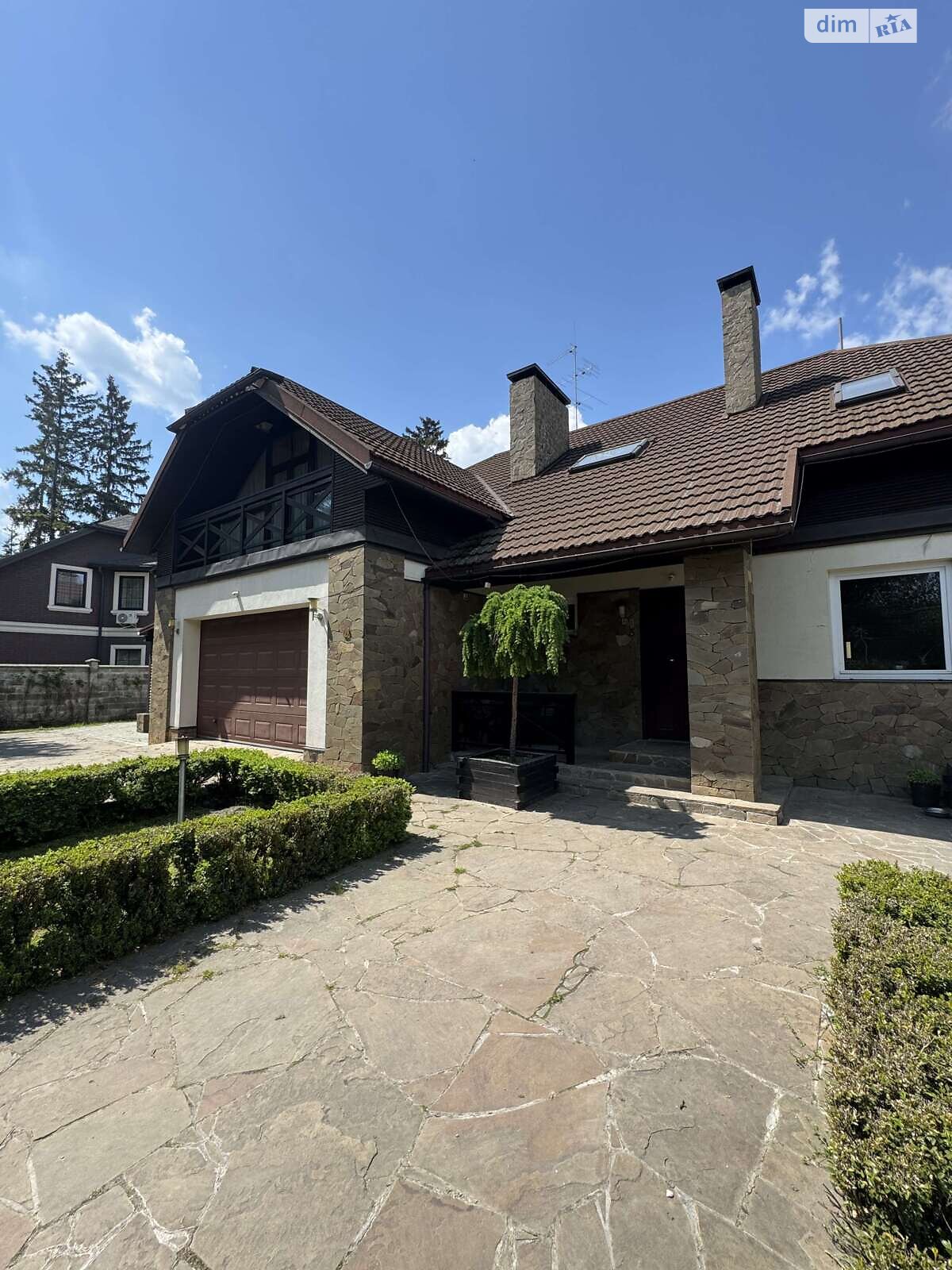 двоповерховий будинок з гаражем, 248.1 кв. м, цегла. Продаж в Чернігові, район Яловщина фото 1 двоповерховий будинок з гаражем, 248.1 кв. м, цегла. Продаж в Чернігові, район Яловщина фото 1