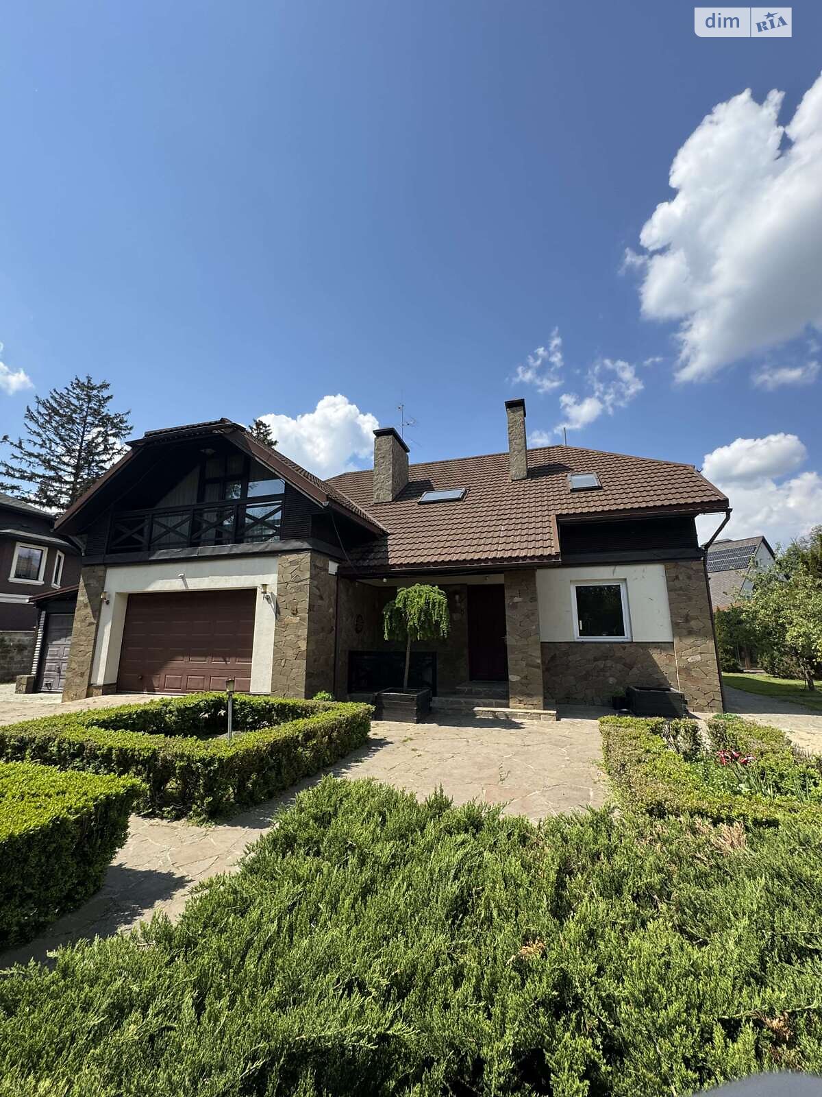 двоповерховий будинок з гаражем, 248.1 кв. м, цегла. Продаж в Чернігові, район Яловщина фото 1 двоповерховий будинок з гаражем, 248.1 кв. м, цегла. Продаж в Чернігові, район Яловщина фото 1