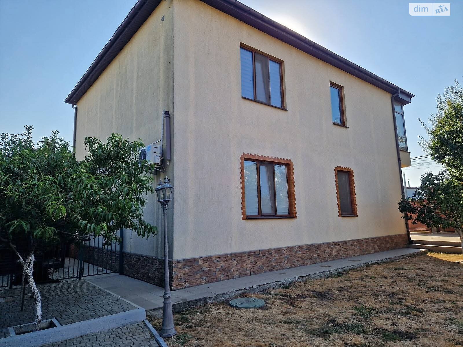 двухэтажный дом с гаражом, 213.3 кв. м, ракушечник (ракушняк). Продажа в Черноморске фото 1