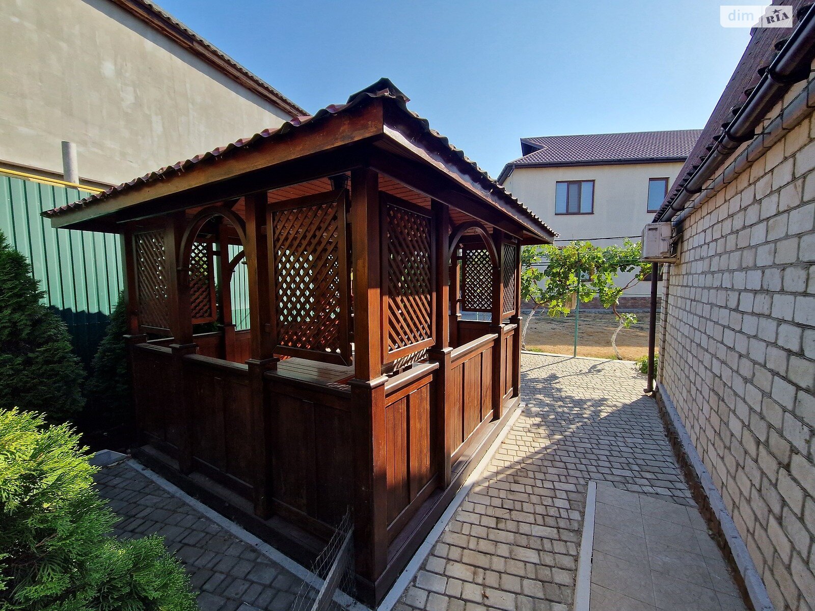 двухэтажный дом с гаражом, 213.3 кв. м, ракушечник (ракушняк). Продажа в Черноморске фото 1