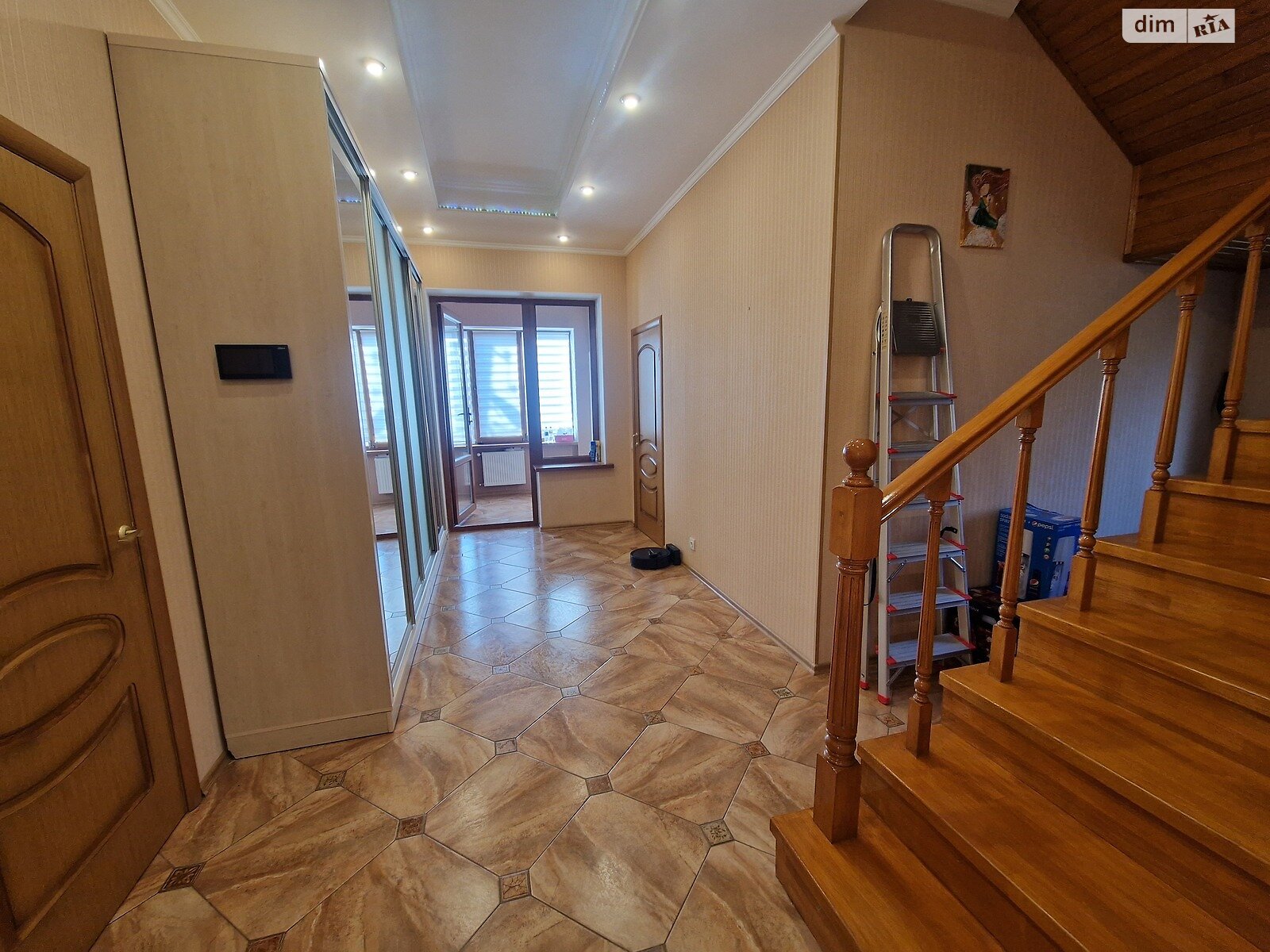 двухэтажный дом с гаражом, 213.3 кв. м, ракушечник (ракушняк). Продажа в Черноморске фото 1