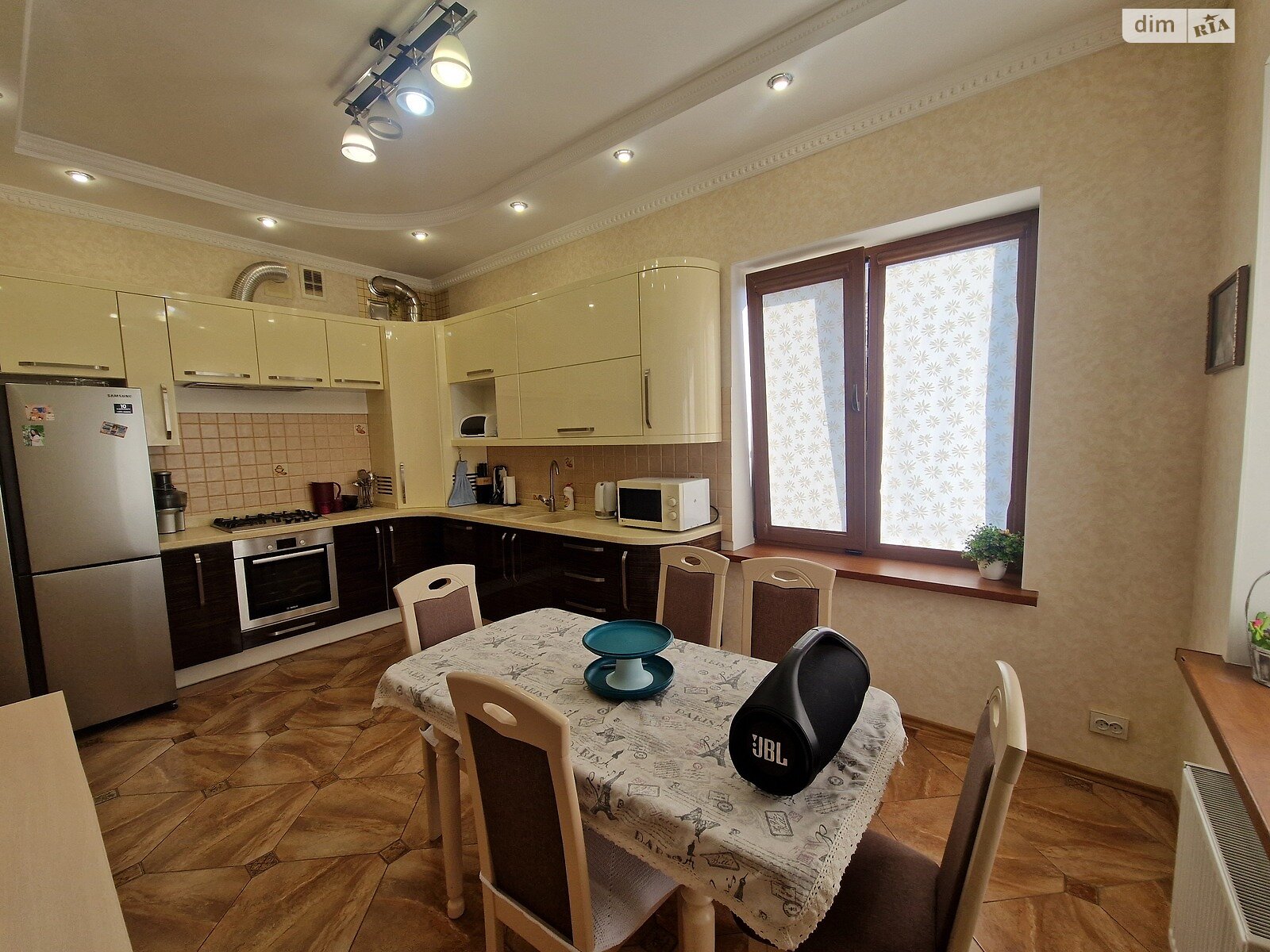 двухэтажный дом с гаражом, 213.3 кв. м, ракушечник (ракушняк). Продажа в Черноморске фото 1