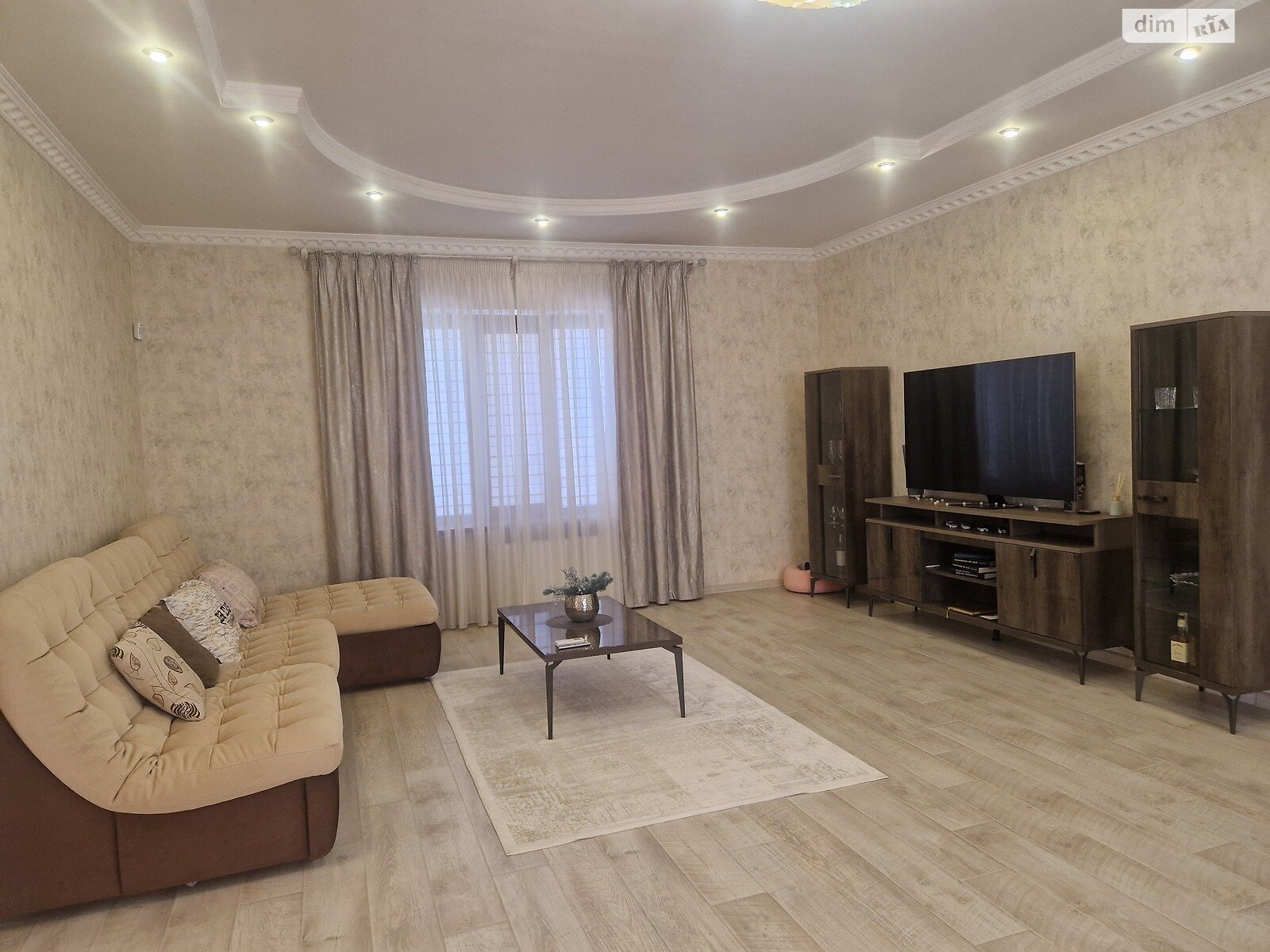 двухэтажный дом с гаражом, 213.3 кв. м, ракушечник (ракушняк). Продажа в Черноморске фото 1