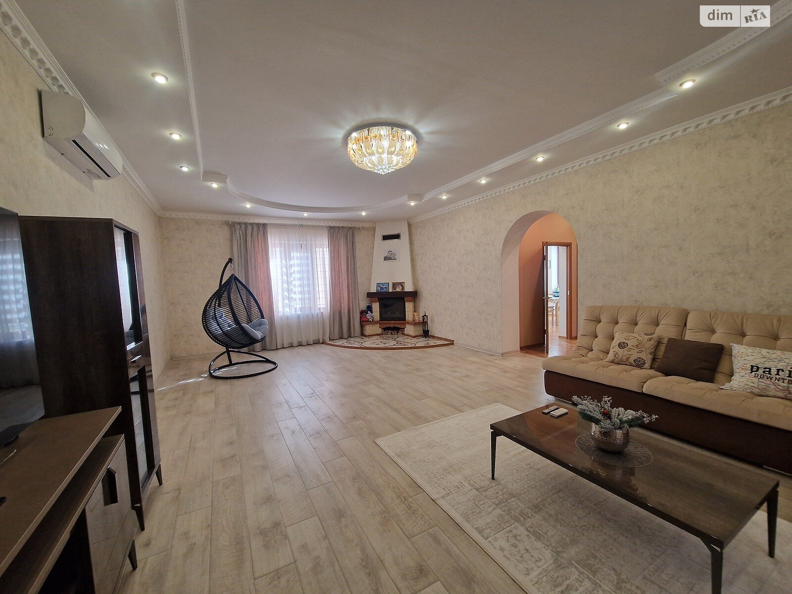 двухэтажный дом с гаражом, 213.3 кв. м, ракушечник (ракушняк). Продажа в Черноморске фото 1