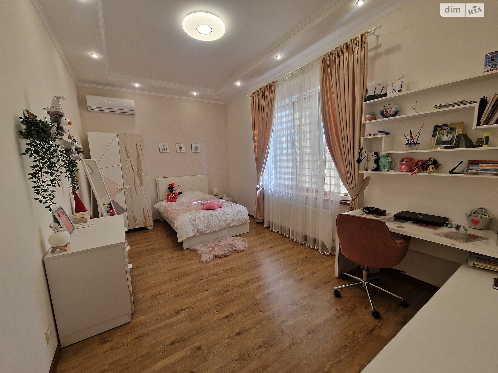 двухэтажный дом с гаражом, 213.3 кв. м, ракушечник (ракушняк). Продажа в Черноморске фото 1