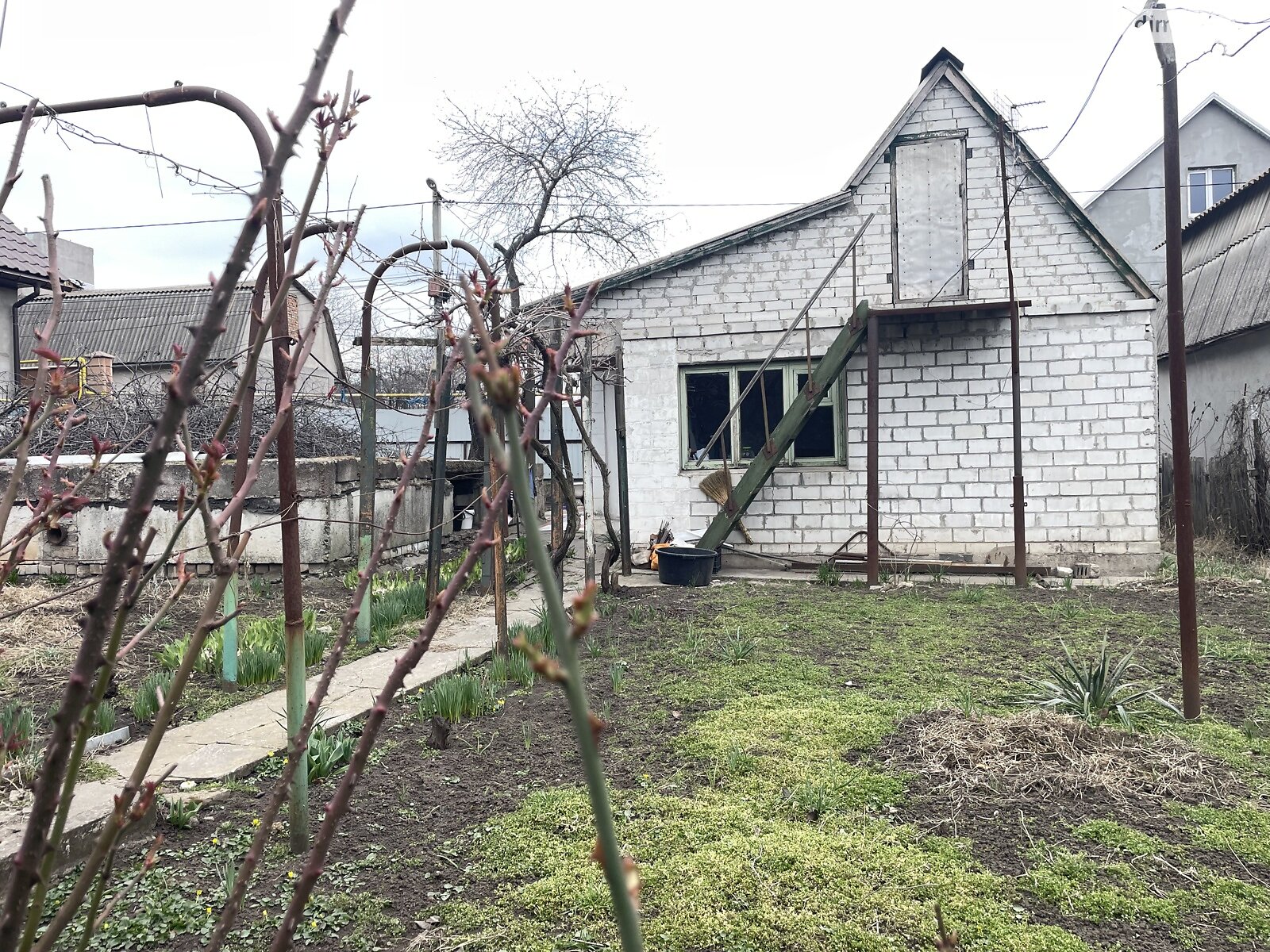 одноэтажный дом с отоплением, 24.5 кв. м, кирпич. Продажа в Черноморске район Ильичевск фото 1 одноэтажный дом с отоплением, 24.5 кв. м, кирпич. Продажа в Черноморске район Ильичевск фото 1