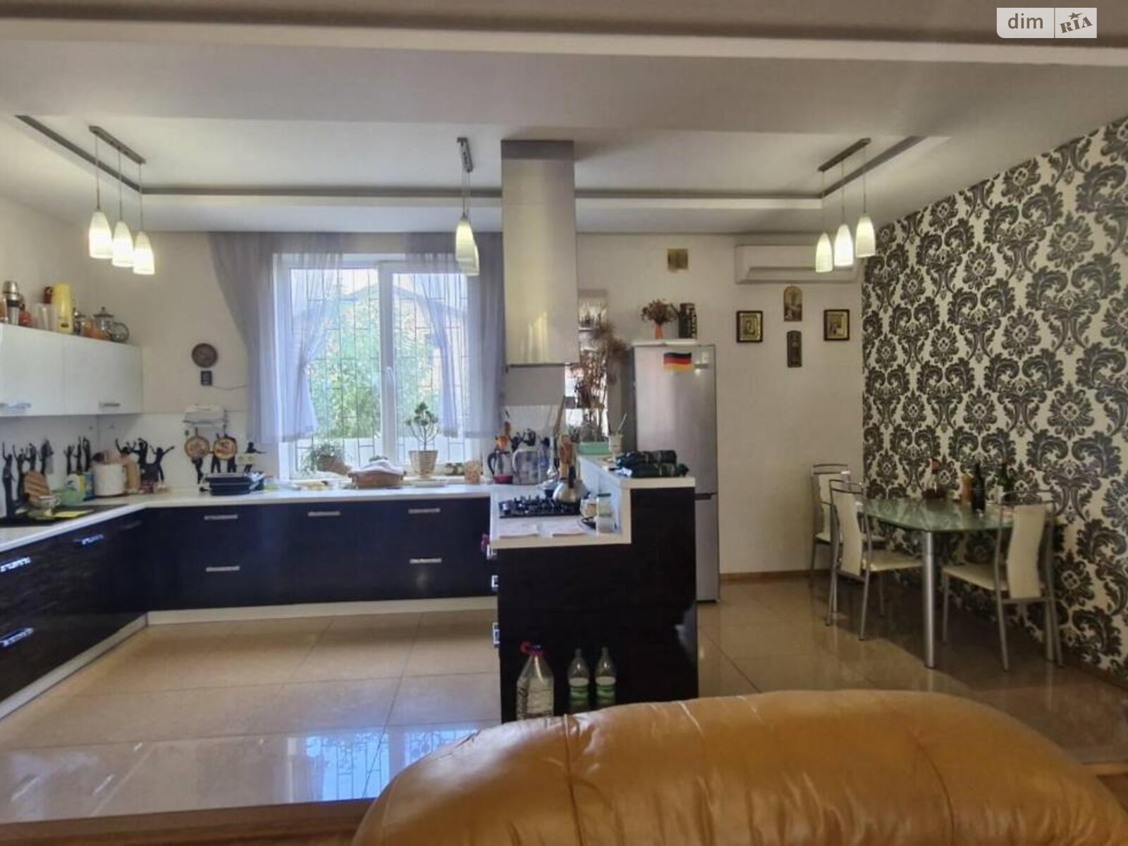 двухэтажный дом, 339 кв. м, кирпич. Продажа в Черноморске район Ильичевск фото 1 двухэтажный дом, 339 кв. м, кирпич. Продажа в Черноморске район Ильичевск фото 1