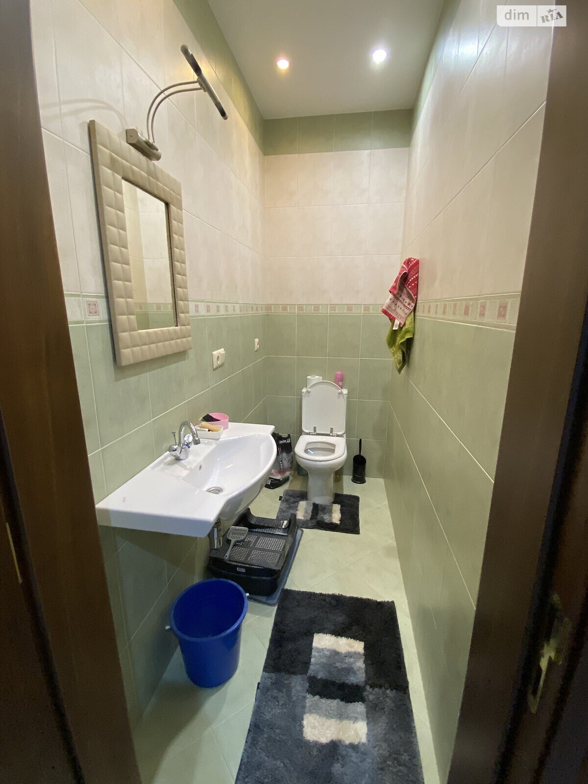 трехэтажный дом с балконом, 220 кв. м, кирпич. Продажа в Черноморске район Ильичевск фото 1 трехэтажный дом с балконом, 220 кв. м, кирпич. Продажа в Черноморске район Ильичевск фото 1