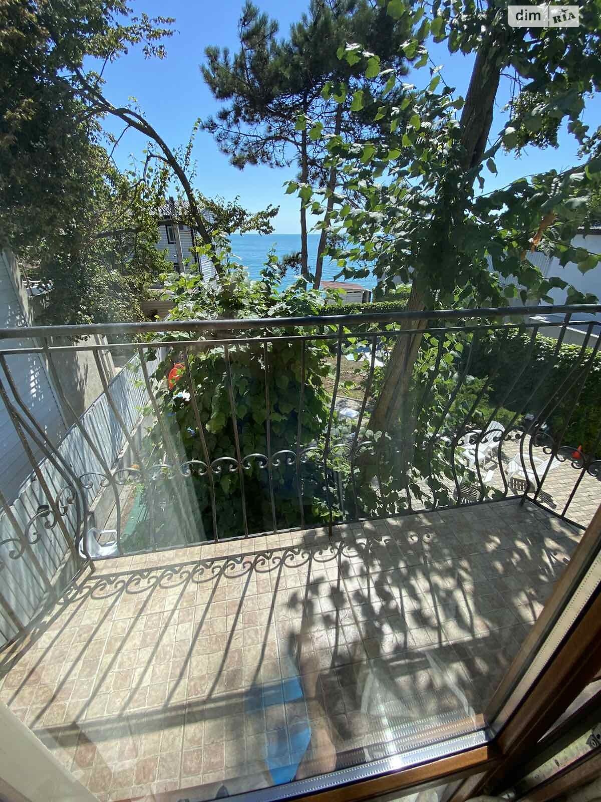 трехэтажный дом с балконом, 220 кв. м, кирпич. Продажа в Черноморске район Ильичевск фото 1 трехэтажный дом с балконом, 220 кв. м, кирпич. Продажа в Черноморске район Ильичевск фото 1