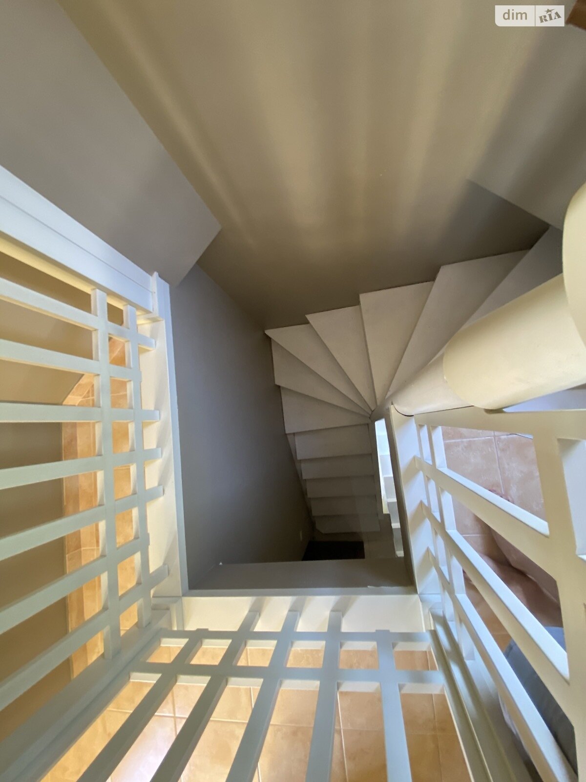 трехэтажный дом с балконом, 220 кв. м, кирпич. Продажа в Черноморске район Ильичевск фото 1 трехэтажный дом с балконом, 220 кв. м, кирпич. Продажа в Черноморске район Ильичевск фото 1