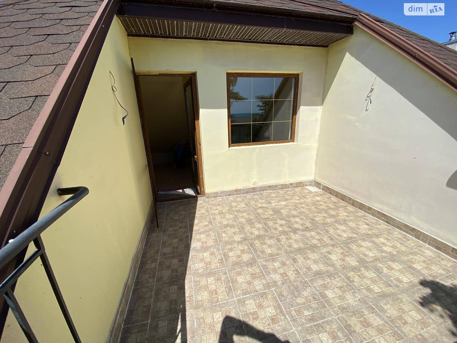 трехэтажный дом с балконом, 220 кв. м, кирпич. Продажа в Черноморске район Ильичевск фото 1 трехэтажный дом с балконом, 220 кв. м, кирпич. Продажа в Черноморске район Ильичевск фото 1