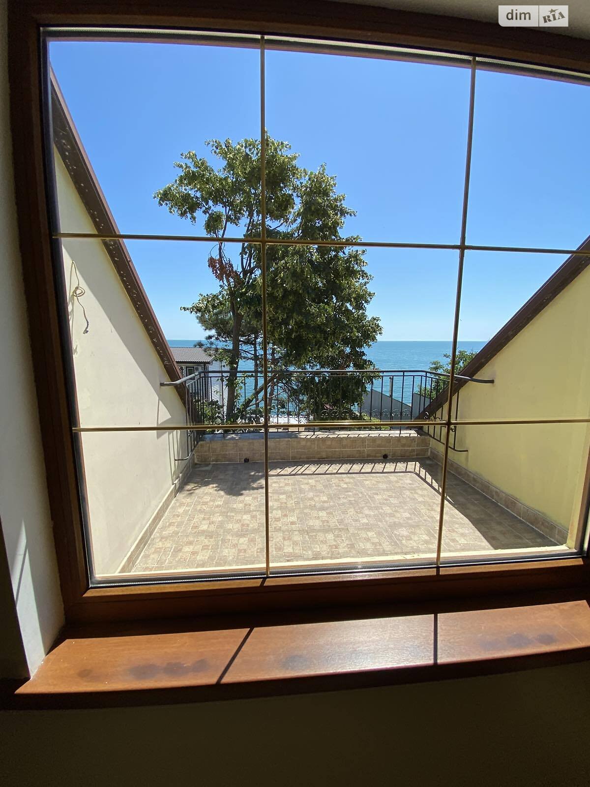 трехэтажный дом с балконом, 220 кв. м, кирпич. Продажа в Черноморске район Ильичевск фото 1 трехэтажный дом с балконом, 220 кв. м, кирпич. Продажа в Черноморске район Ильичевск фото 1