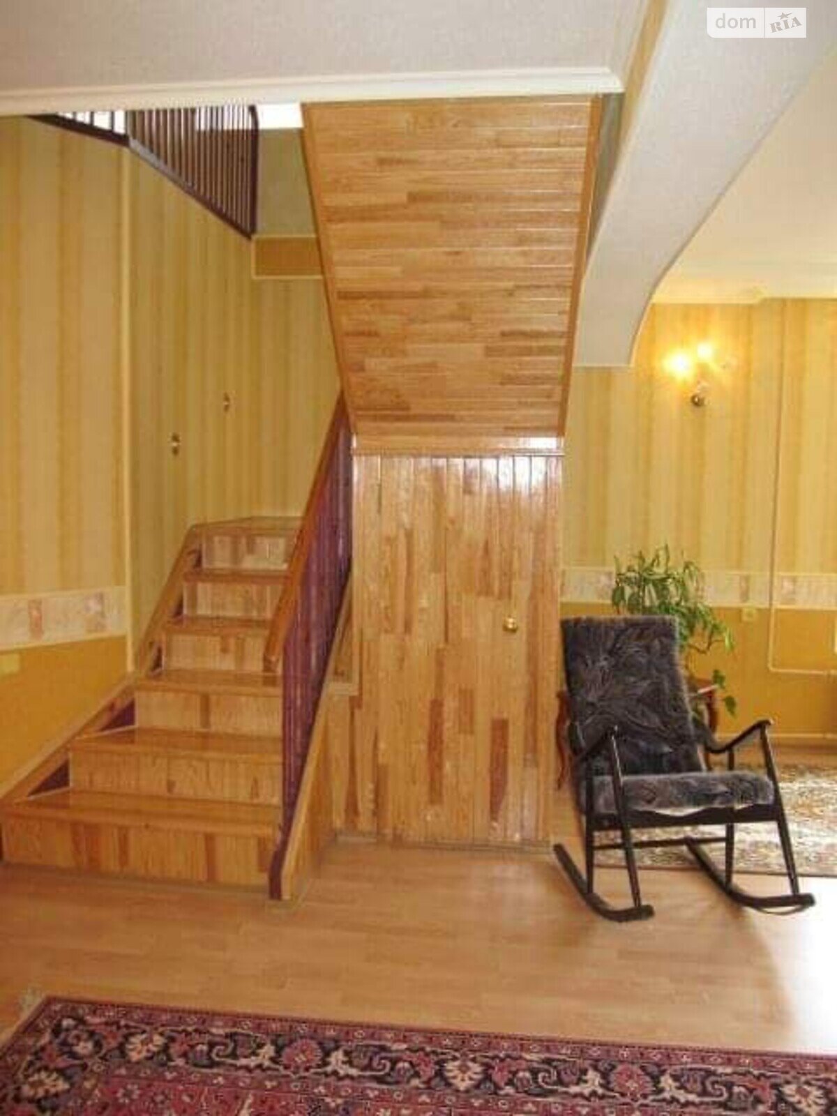двухэтажный дом с гаражом, 230 кв. м, кирпич. Продажа в Черноморске район Ильичевск фото 1