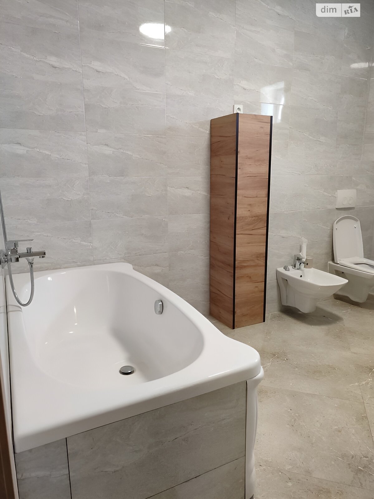 двухэтажный дом с гаражом, 230 кв. м, кирпич. Продажа в Черноморске район Ильичевск фото 1 двухэтажный дом с гаражом, 230 кв. м, кирпич. Продажа в Черноморске район Ильичевск фото 1