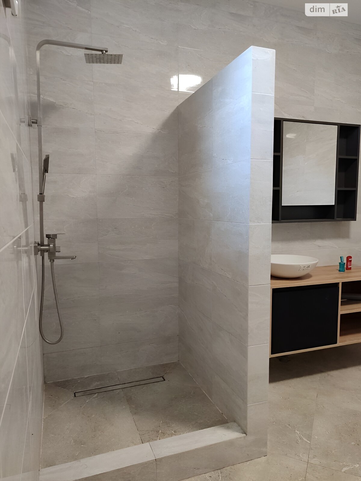 двухэтажный дом с гаражом, 230 кв. м, кирпич. Продажа в Черноморске район Ильичевск фото 1 двухэтажный дом с гаражом, 230 кв. м, кирпич. Продажа в Черноморске район Ильичевск фото 1