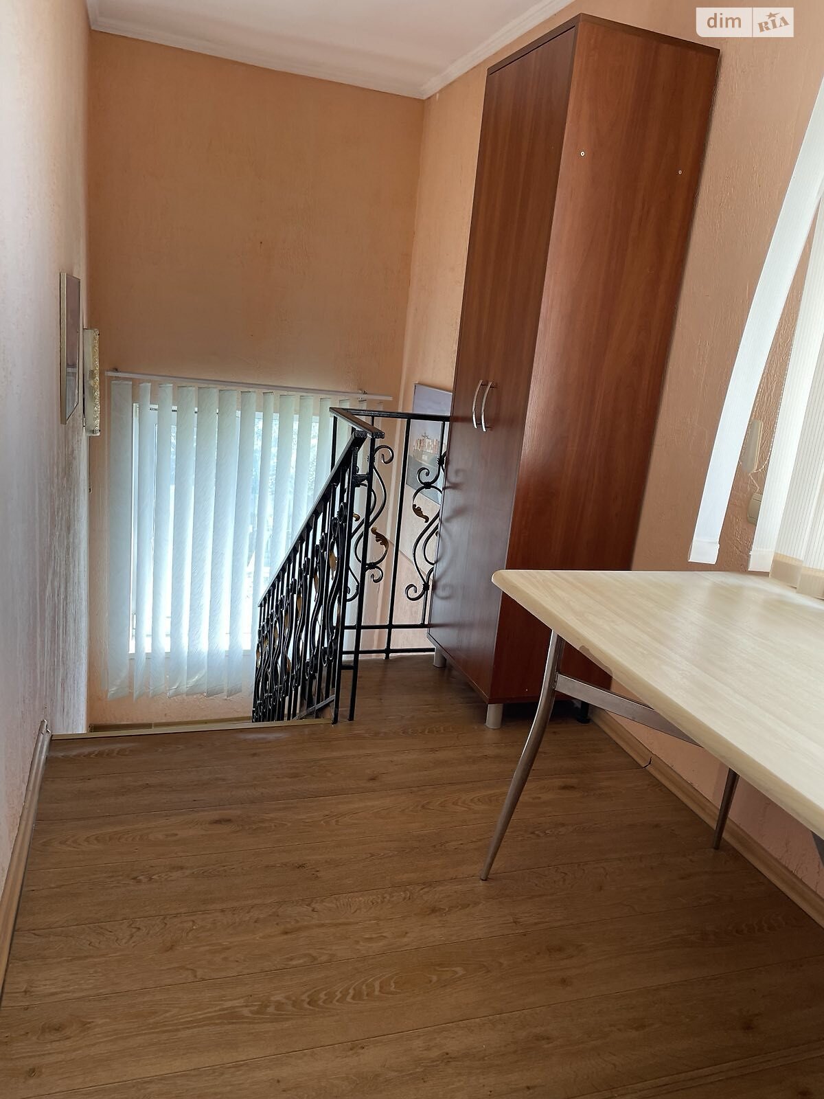 двухэтажный дом с балконом, 130 кв. м, кирпич. Продажа в Черноморске фото 1 двухэтажный дом с балконом, 130 кв. м, кирпич. Продажа в Черноморске фото 1