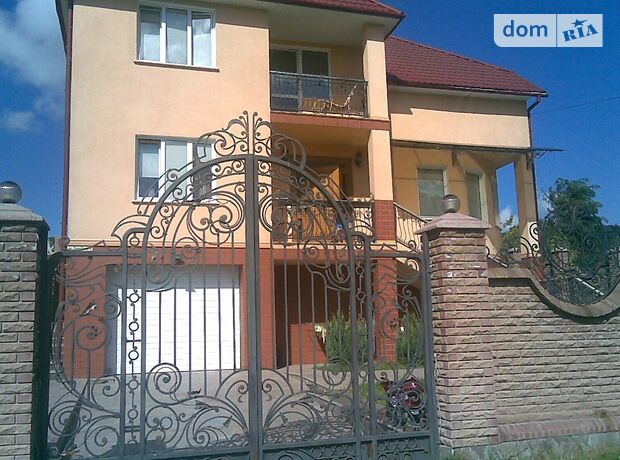 двоповерховий будинок з балконом, 270 кв. м, цегла. Продаж в Чернівцях, район Гарячий Урбан фото 1 двоповерховий будинок з балконом, 270 кв. м, цегла. Продаж в Чернівцях, район Гарячий Урбан фото 1