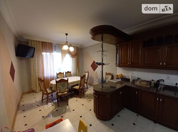двоповерховий будинок з балконом, 270 кв. м, цегла. Продаж в Чернівцях, район Гарячий Урбан фото 1 двоповерховий будинок з балконом, 270 кв. м, цегла. Продаж в Чернівцях, район Гарячий Урбан фото 1