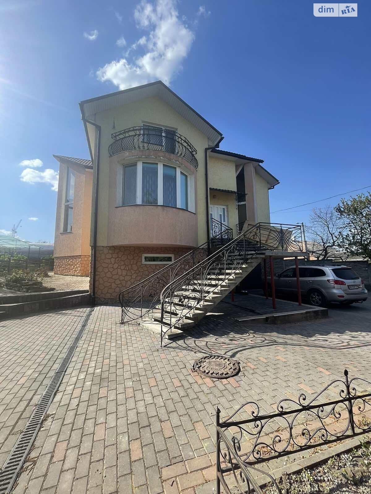трехэтажный дом с гаражом, 292 кв. м, кирпич. Продажа в Черновцах район Гравитон фото 1 трехэтажный дом с гаражом, 292 кв. м, кирпич. Продажа в Черновцах район Гравитон фото 1