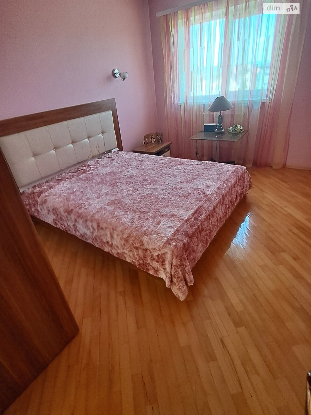 трехэтажный дом с гаражом, 292 кв. м, кирпич. Продажа в Черновцах район Гравитон фото 1 трехэтажный дом с гаражом, 292 кв. м, кирпич. Продажа в Черновцах район Гравитон фото 1