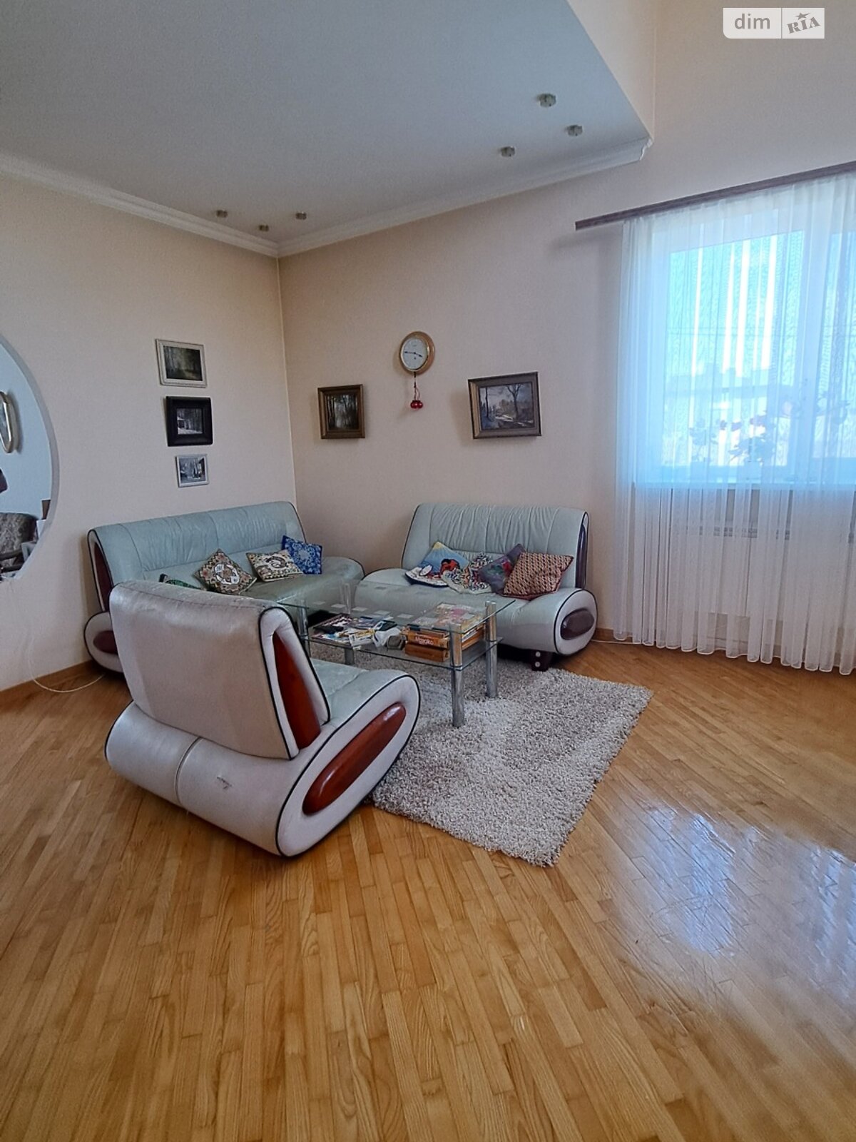 трехэтажный дом с гаражом, 292 кв. м, кирпич. Продажа в Черновцах район Гравитон фото 1 трехэтажный дом с гаражом, 292 кв. м, кирпич. Продажа в Черновцах район Гравитон фото 1