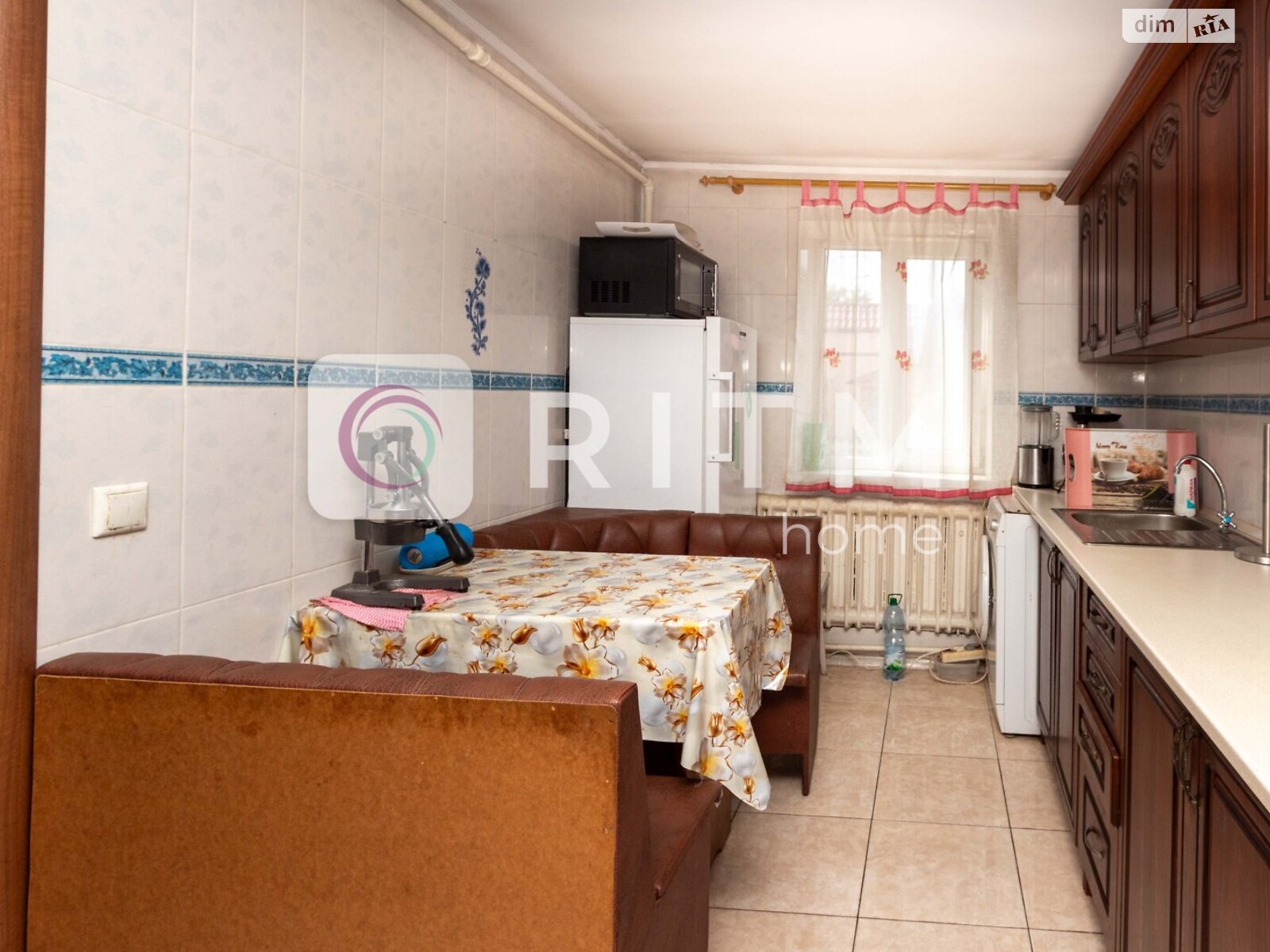 одноповерховий будинок з гаражем, 100 кв. м, цегла. Продаж в Чернівцях, район Кемпінг фото 1 одноповерховий будинок з гаражем, 100 кв. м, цегла. Продаж в Чернівцях, район Кемпінг фото 1