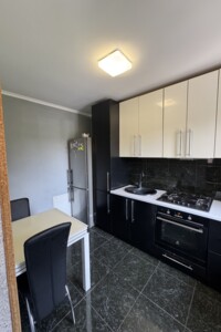 двухэтажный дом с балконом, 108 кв. м, кирпич. Продажа в Черновцах район Кемпинг фото 2