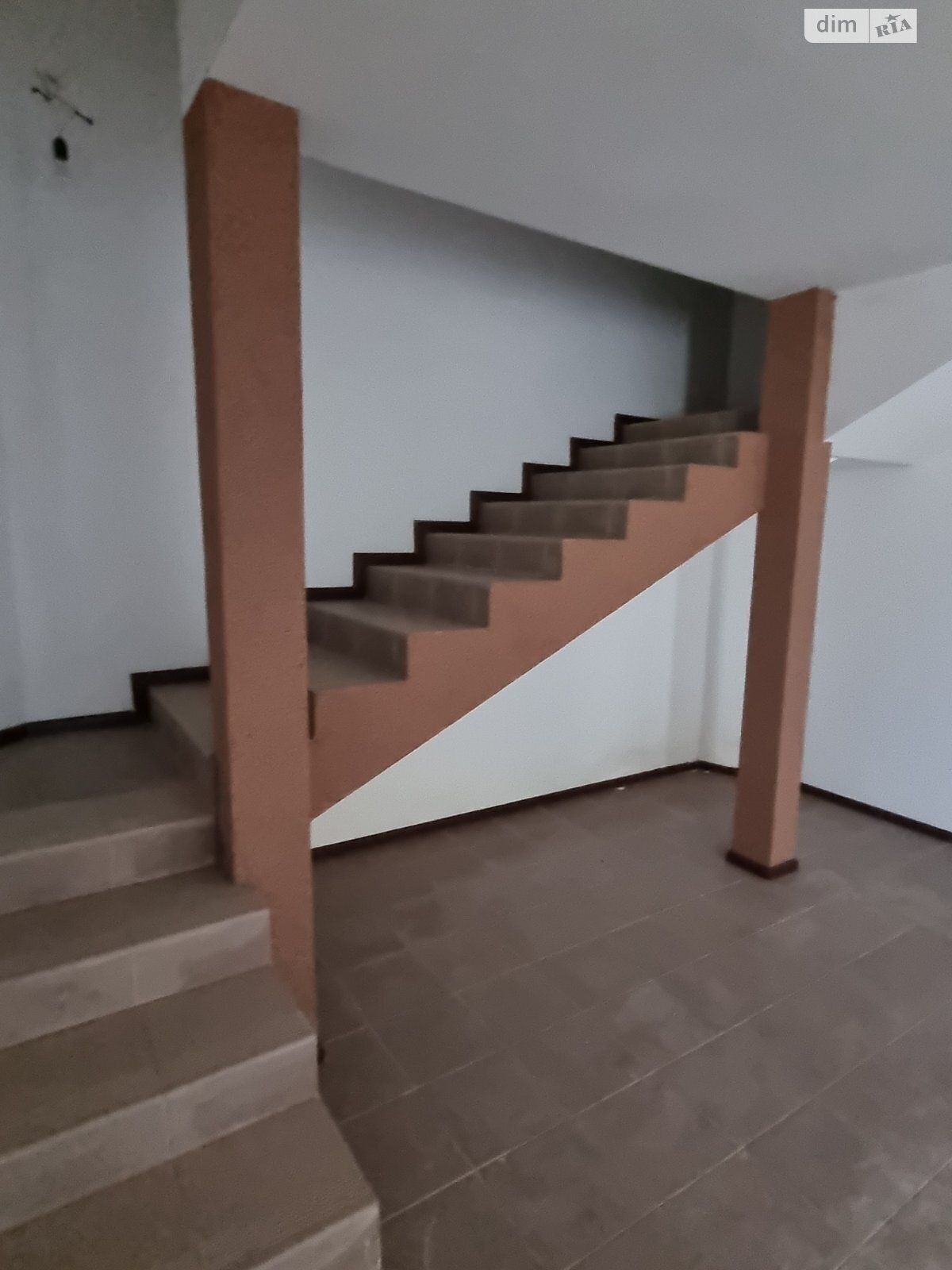 двоповерховий будинок з опаленням, 350 кв. м, монолитно-каркасный. Продаж у Чернівцях фото 1 двоповерховий будинок з опаленням, 350 кв. м, монолитно-каркасный. Продаж у Чернівцях фото 1