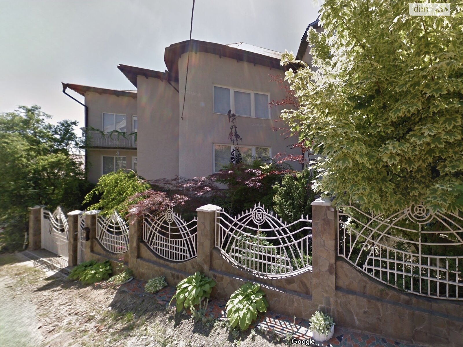 трехэтажный дом с гаражом, 565 кв. м, кирпич. Продажа в Черновцах фото 1