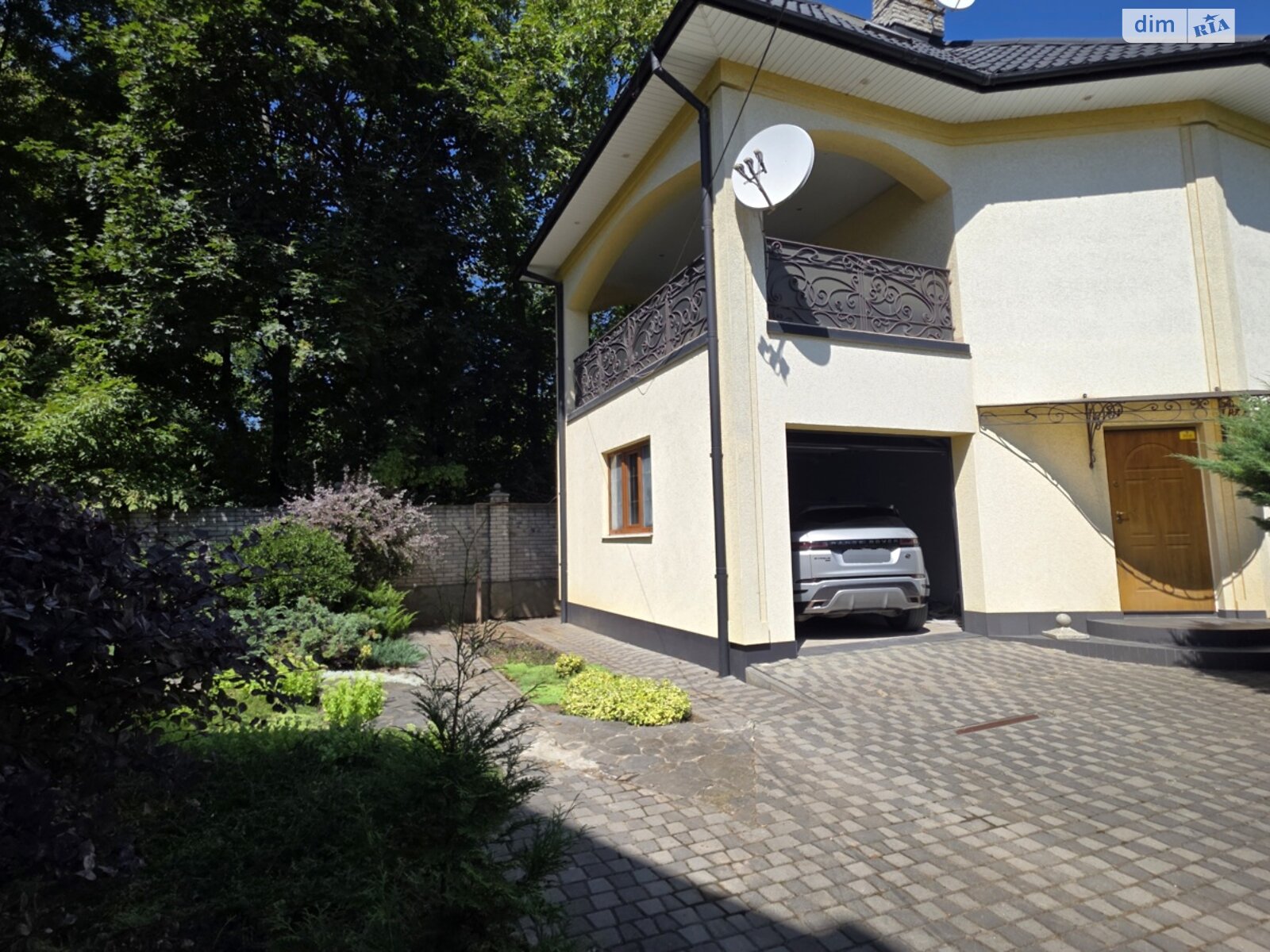 трехэтажный дом с гаражом, 207.5 кв. м, кирпич. Продажа в Черновцах район Первомайский фото 1