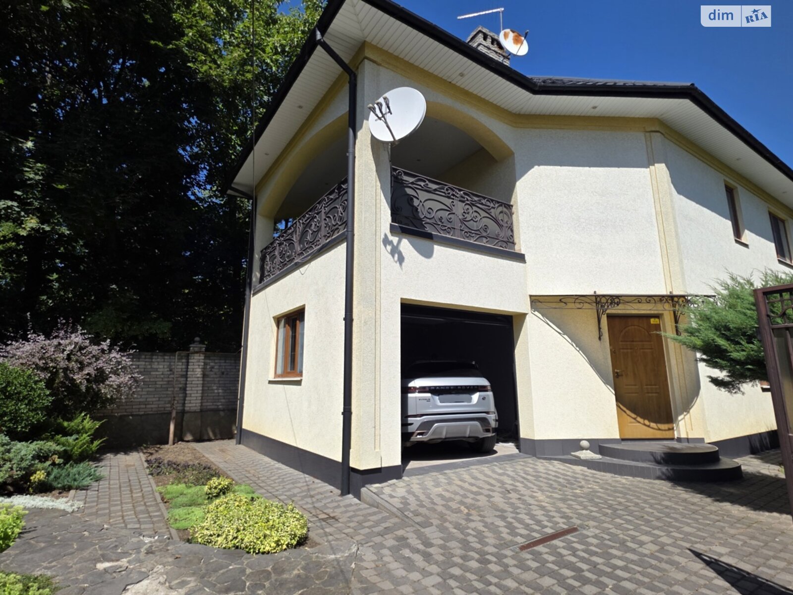 трехэтажный дом с гаражом, 207.5 кв. м, кирпич. Продажа в Черновцах район Первомайский фото 1