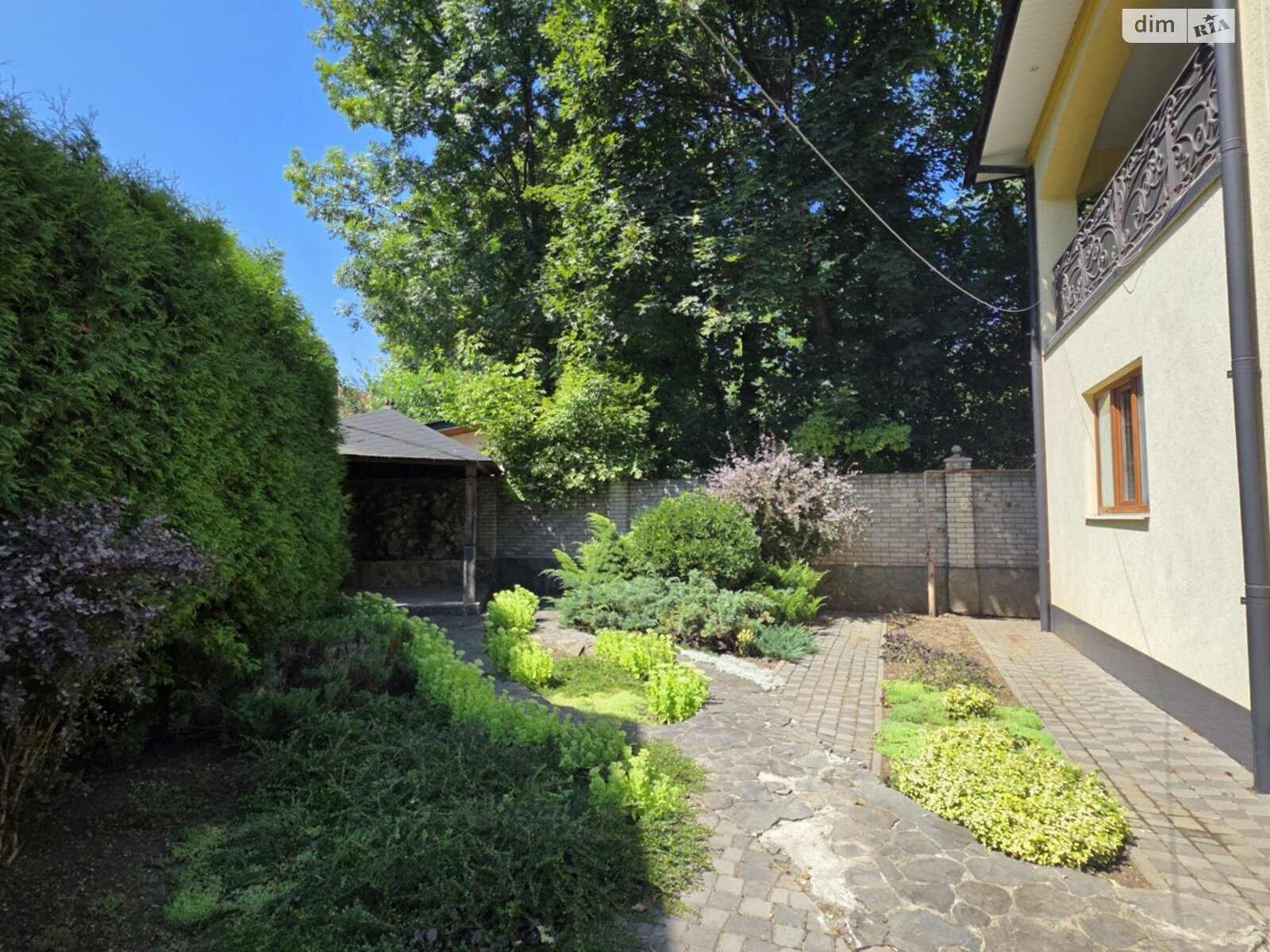 трехэтажный дом с гаражом, 207.5 кв. м, кирпич. Продажа в Черновцах район Первомайский фото 1