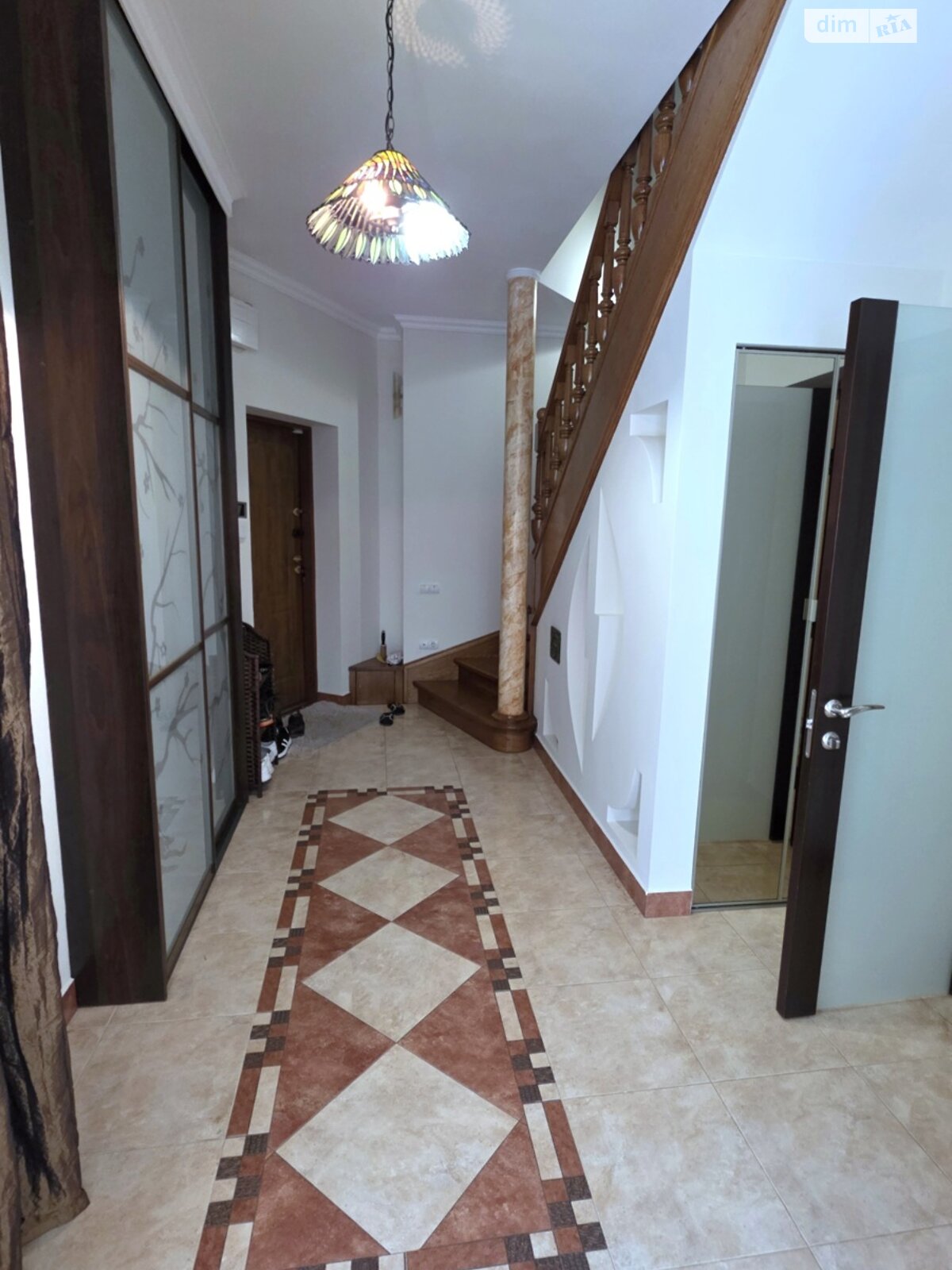 трехэтажный дом с гаражом, 207.5 кв. м, кирпич. Продажа в Черновцах район Первомайский фото 1