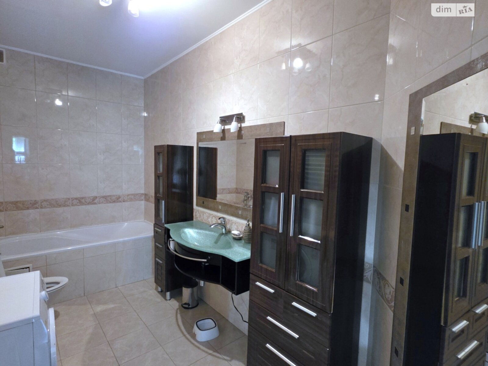 трехэтажный дом с гаражом, 207.5 кв. м, кирпич. Продажа в Черновцах район Первомайский фото 1