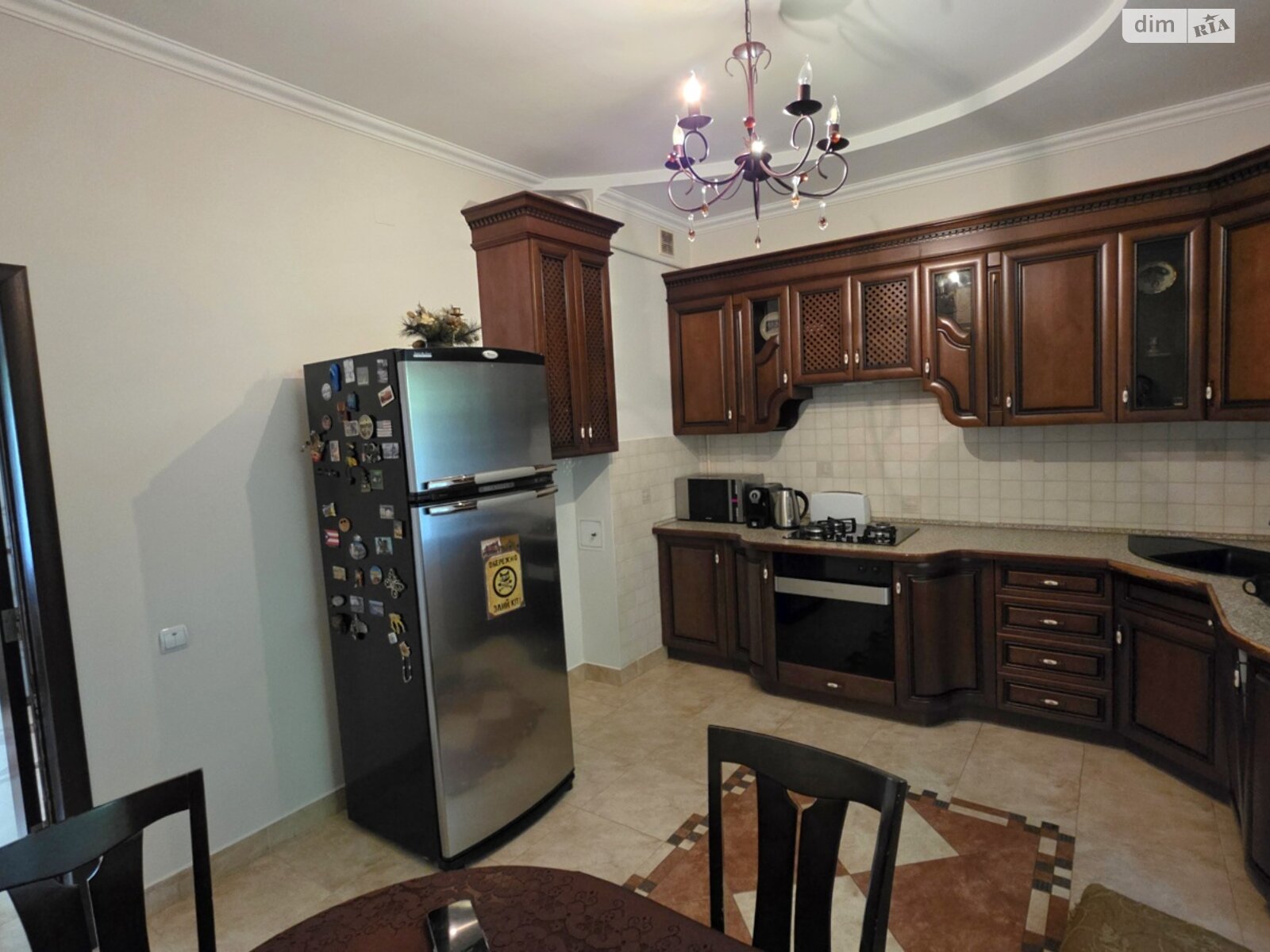 трехэтажный дом с гаражом, 207.5 кв. м, кирпич. Продажа в Черновцах район Первомайский фото 1