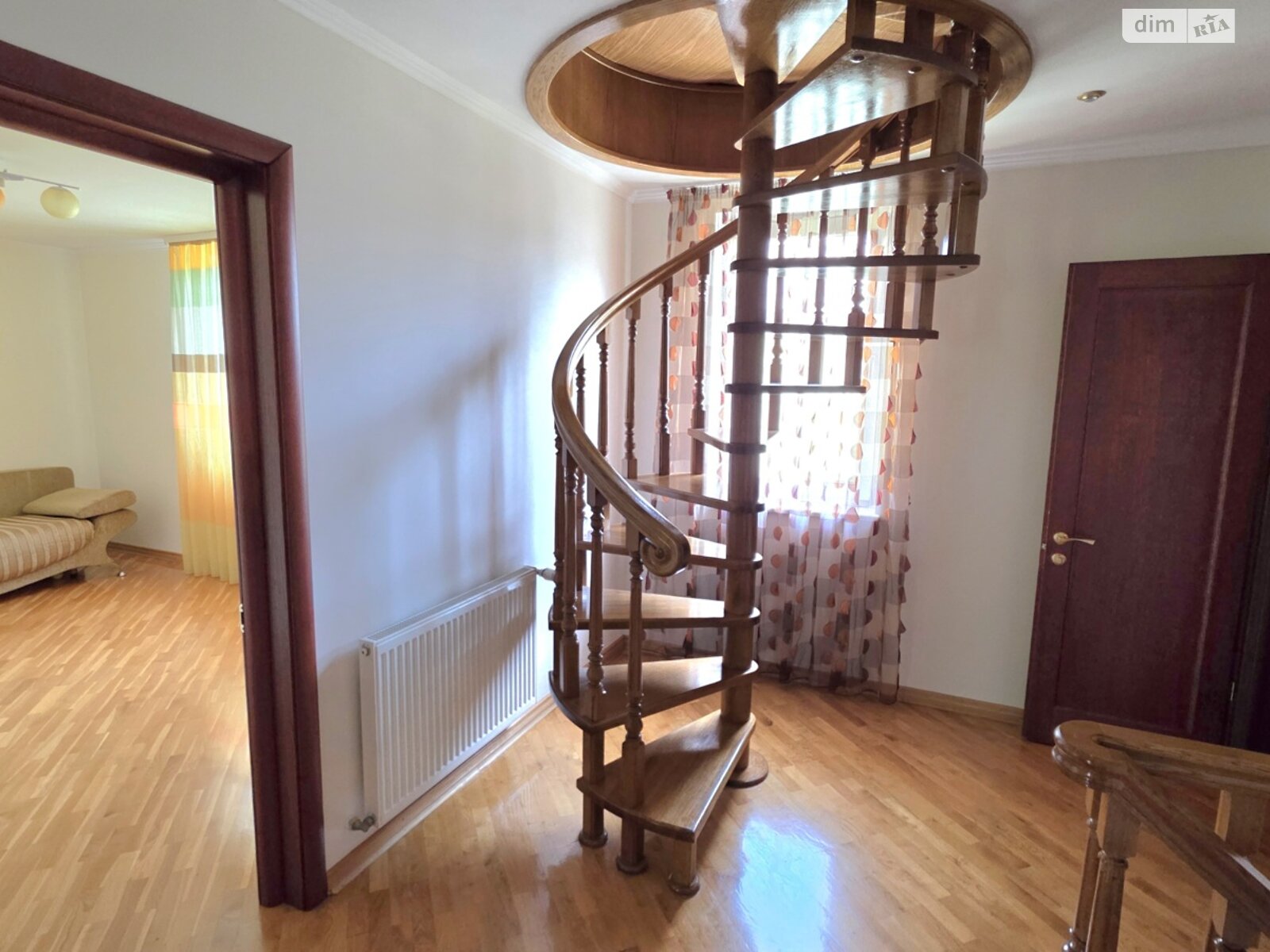 трехэтажный дом с гаражом, 207.5 кв. м, кирпич. Продажа в Черновцах район Первомайский фото 1